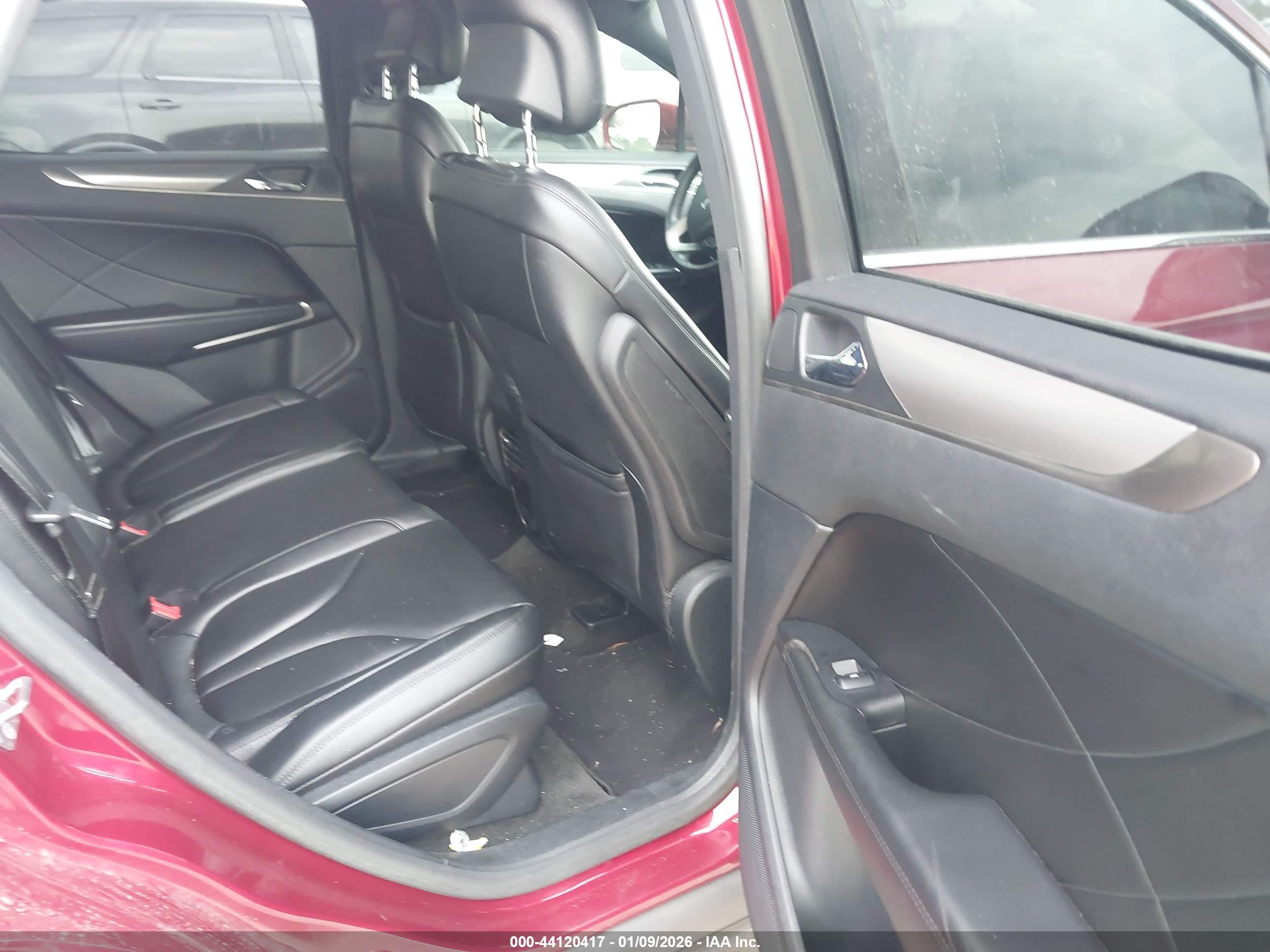LINCOLN MKC image 8