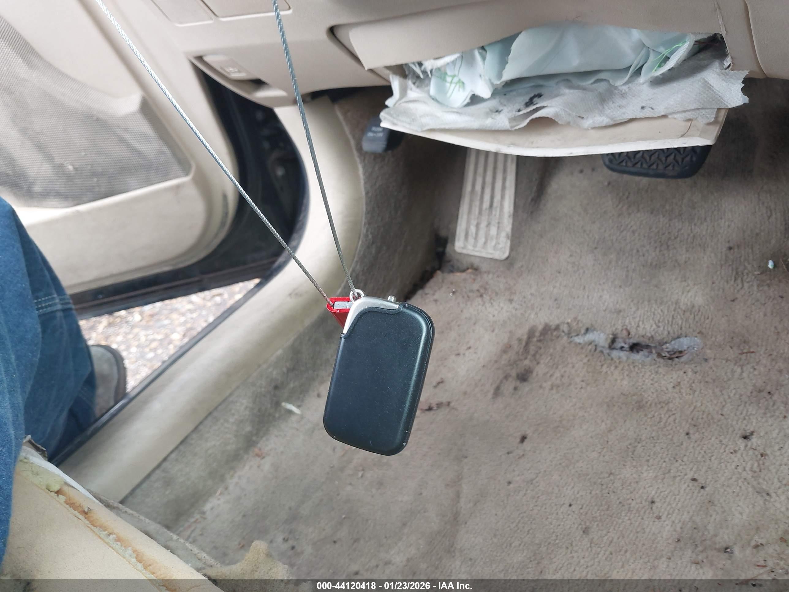 LEXUS ES image 11