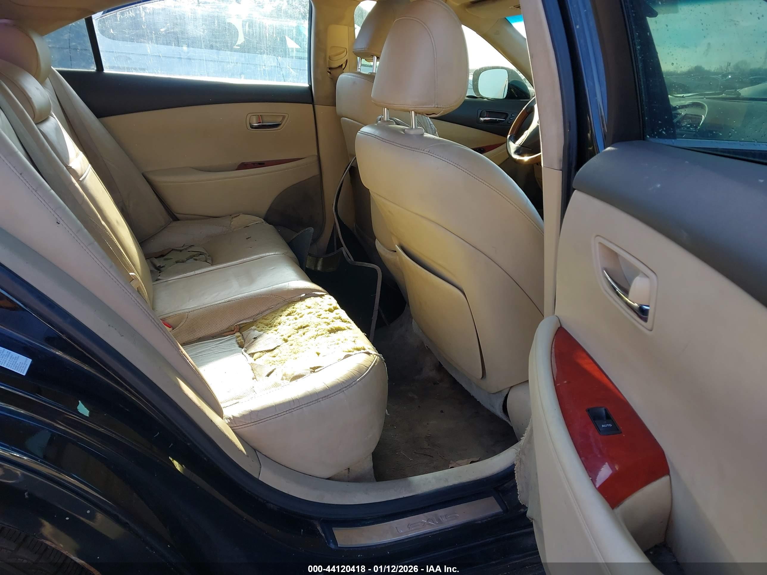 LEXUS ES image 8