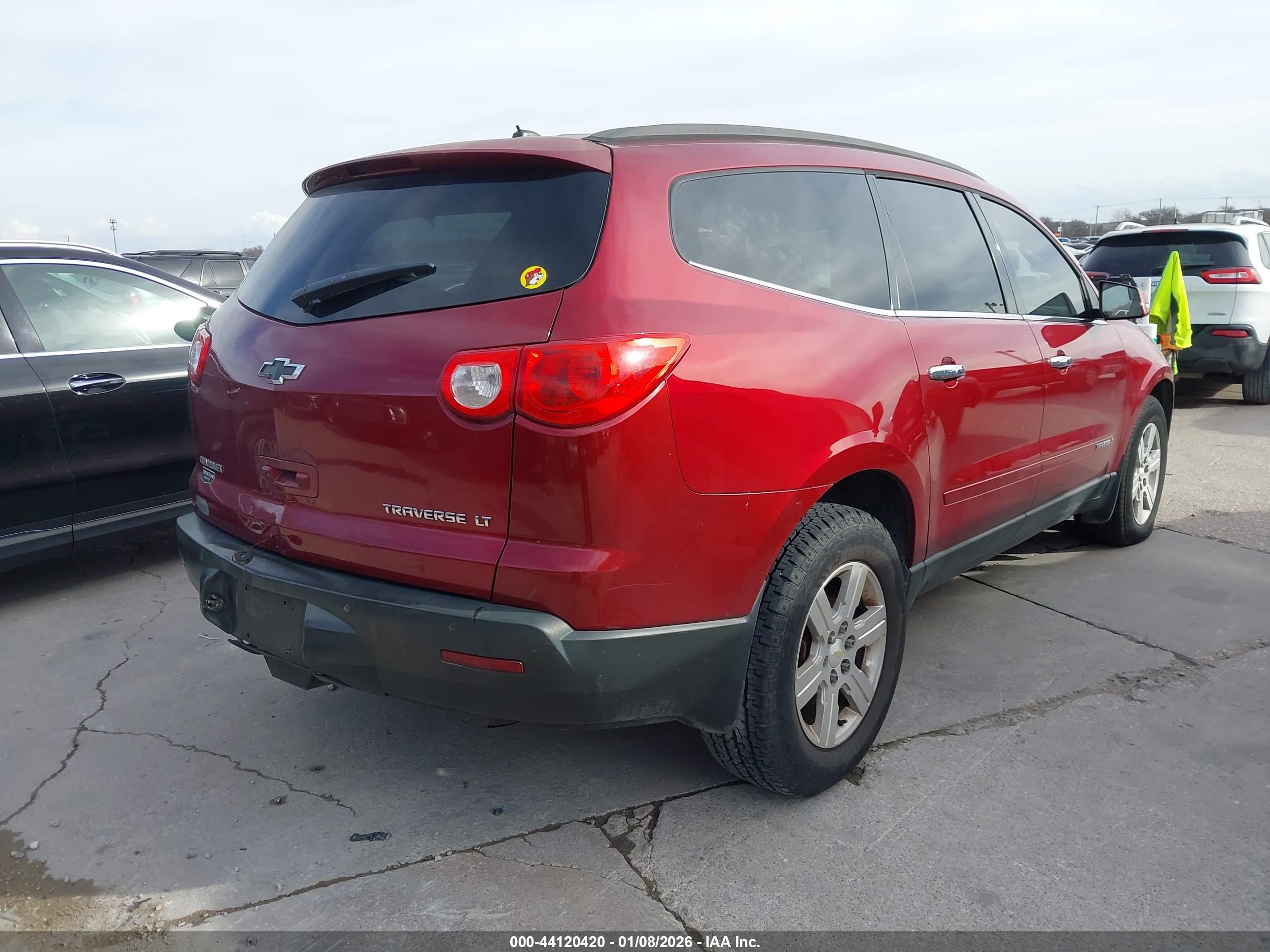 CHEVROLET TRAVERSE image 4