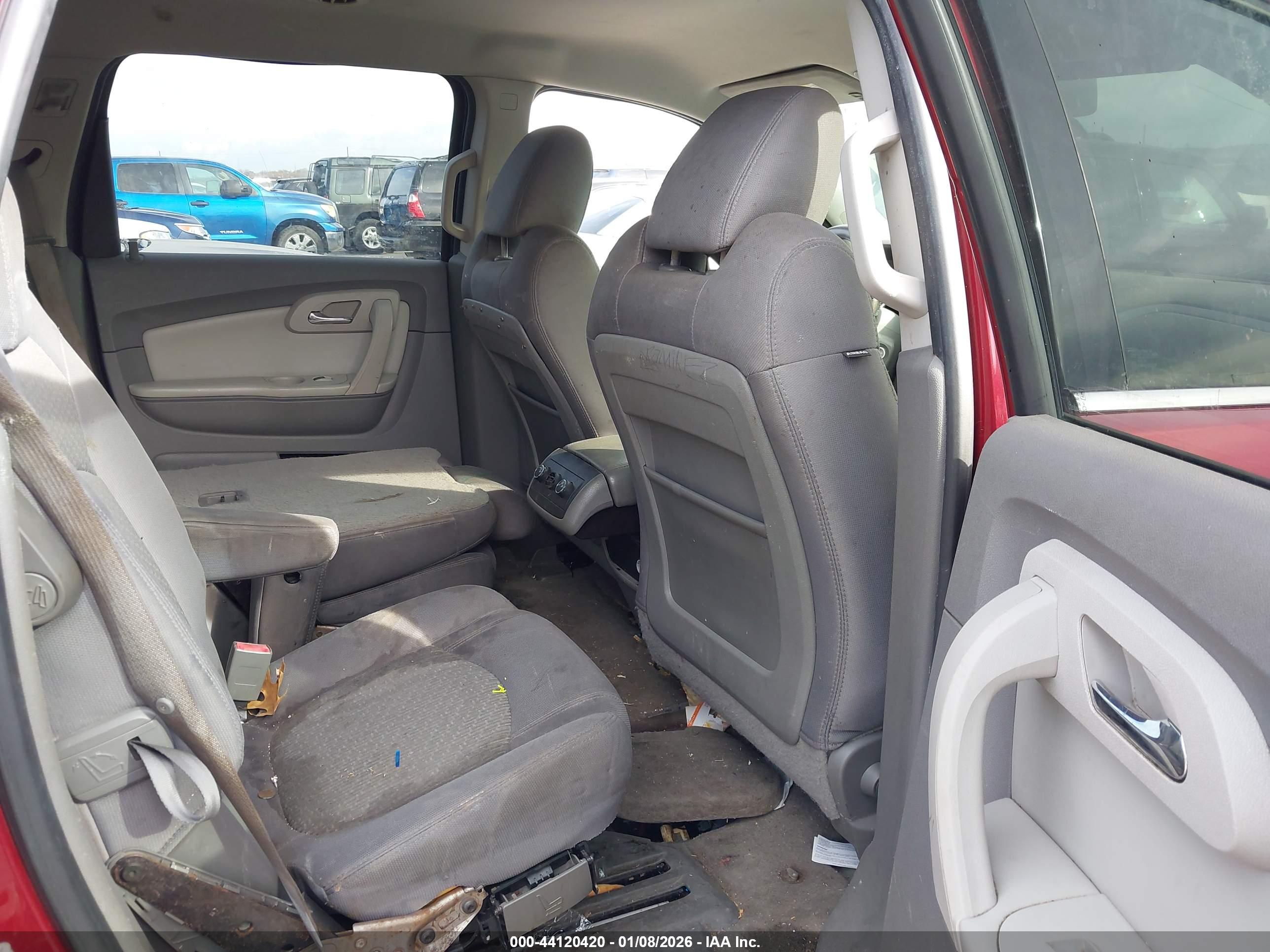 CHEVROLET TRAVERSE image 8