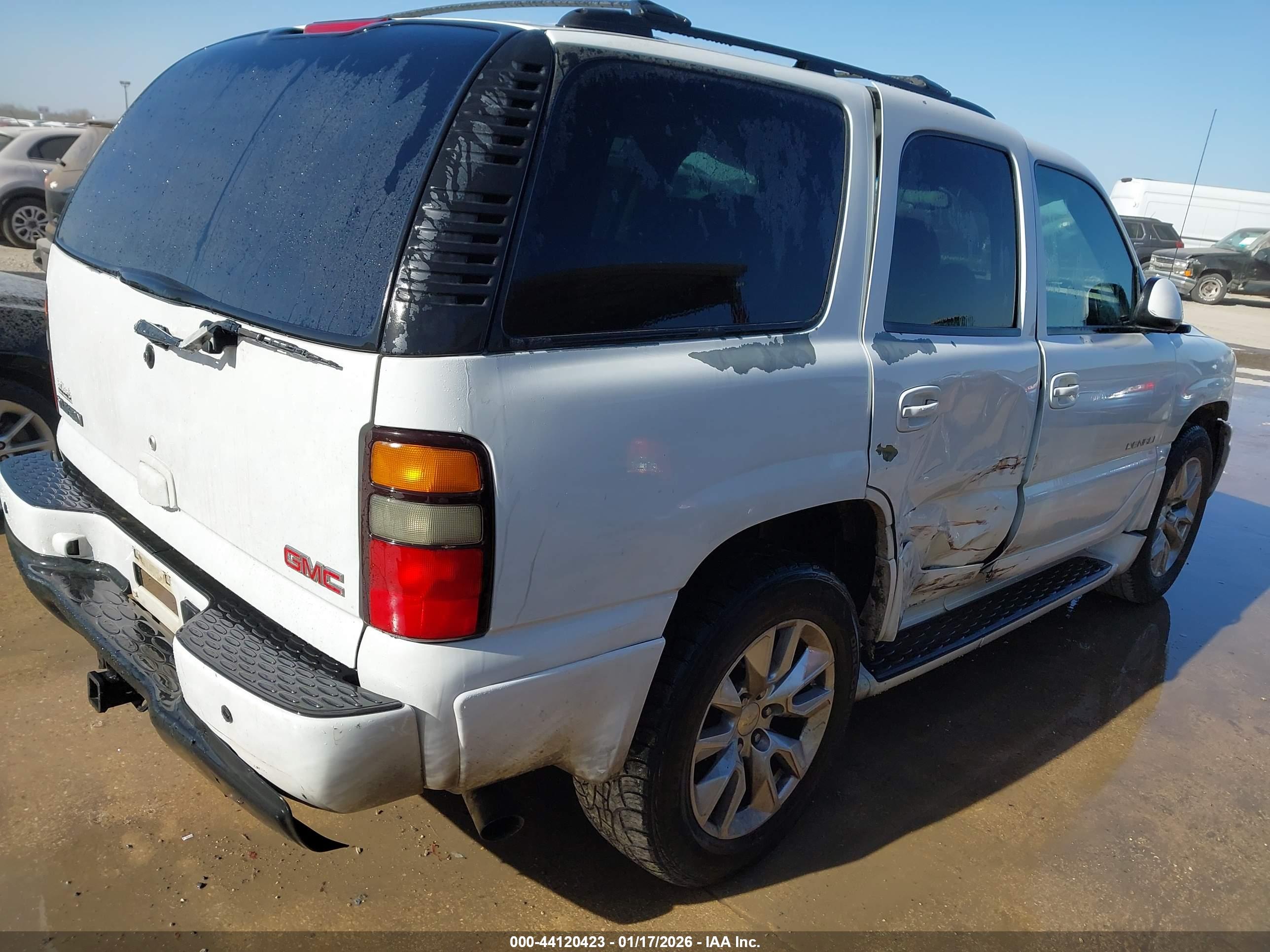 GMC YUKON image 4