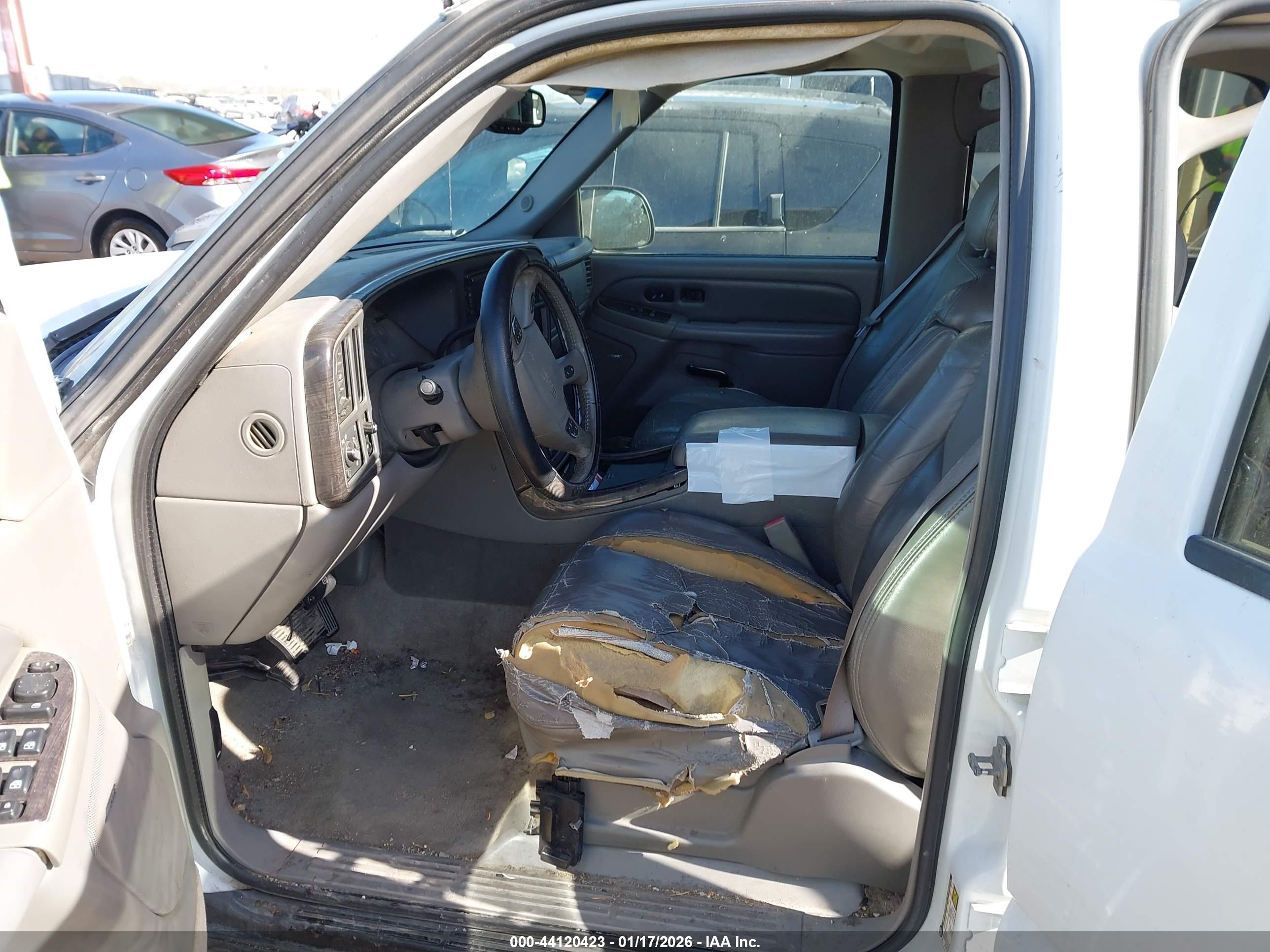 GMC YUKON image 5