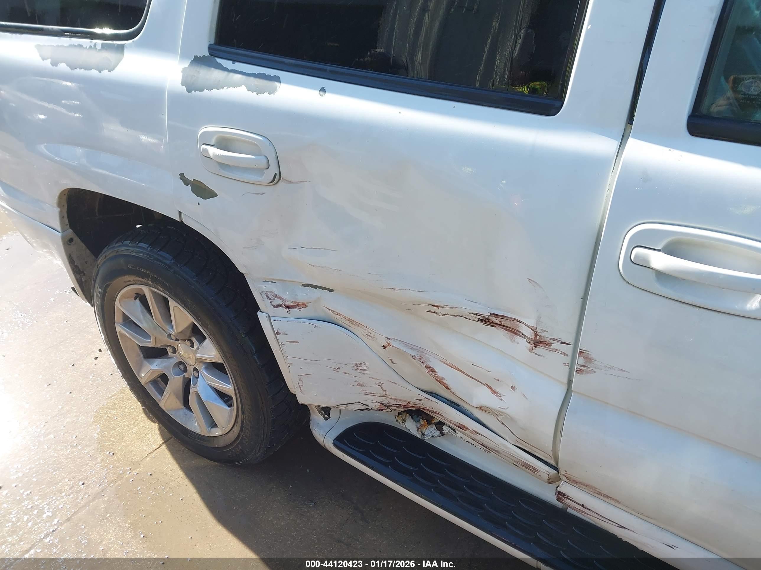GMC YUKON image 6