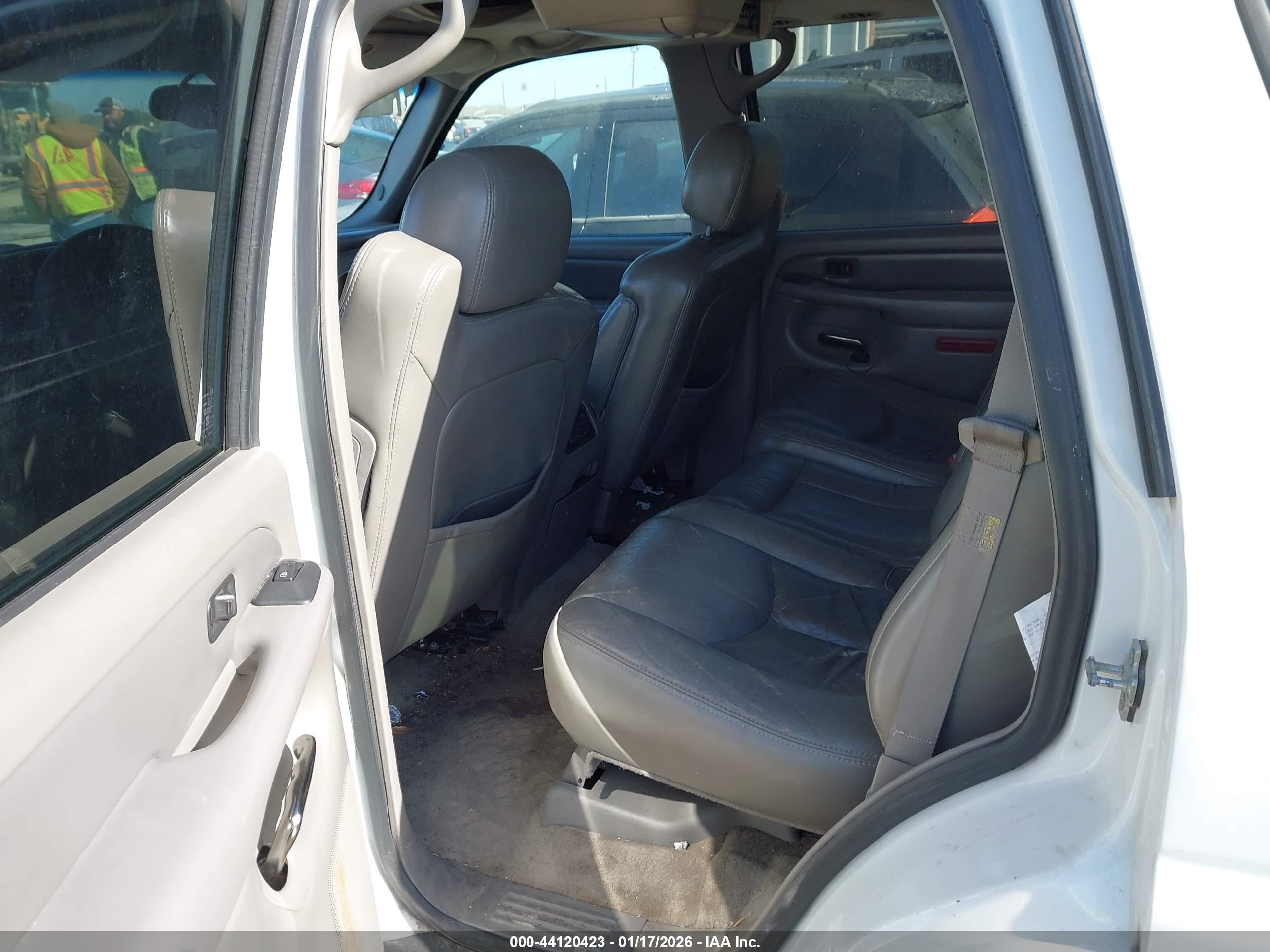 GMC YUKON image 8