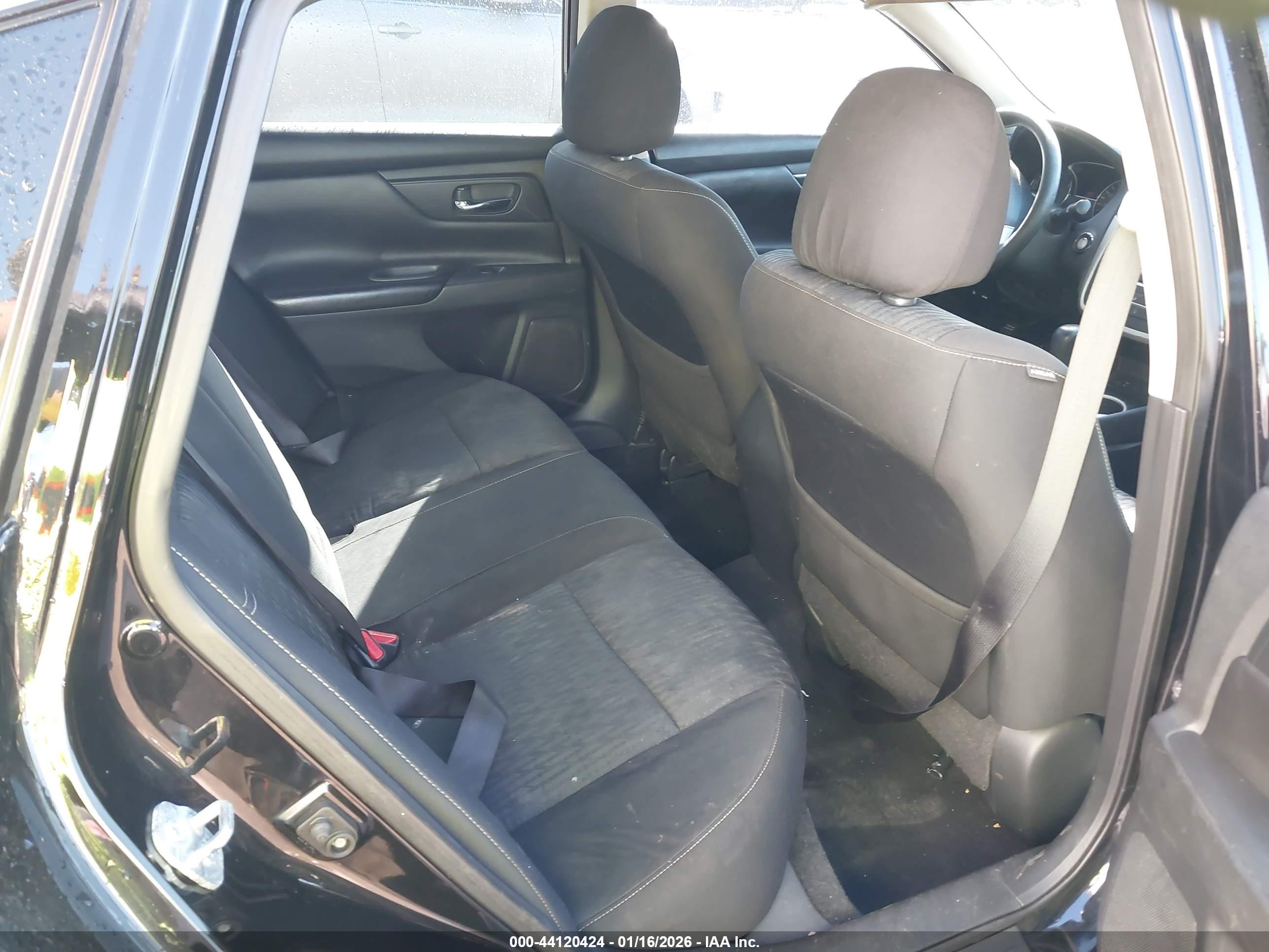 NISSAN ALTIMA image 8