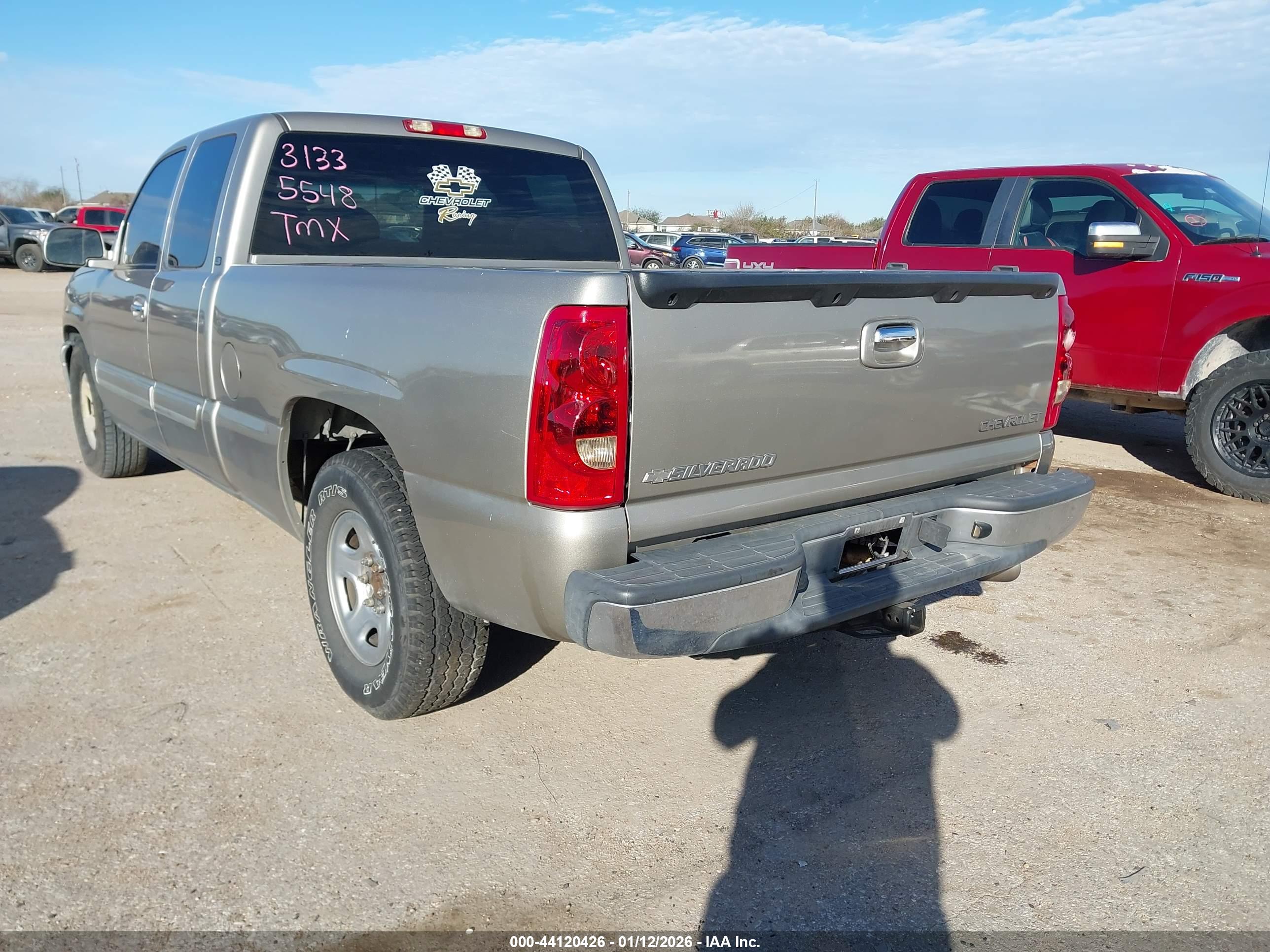 CHEVROLET SILVERADO image 3