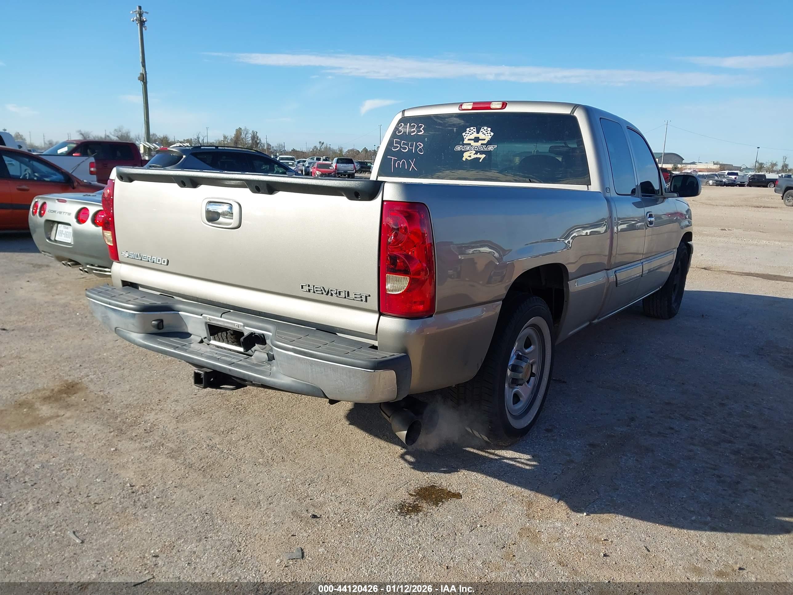 CHEVROLET SILVERADO image 4