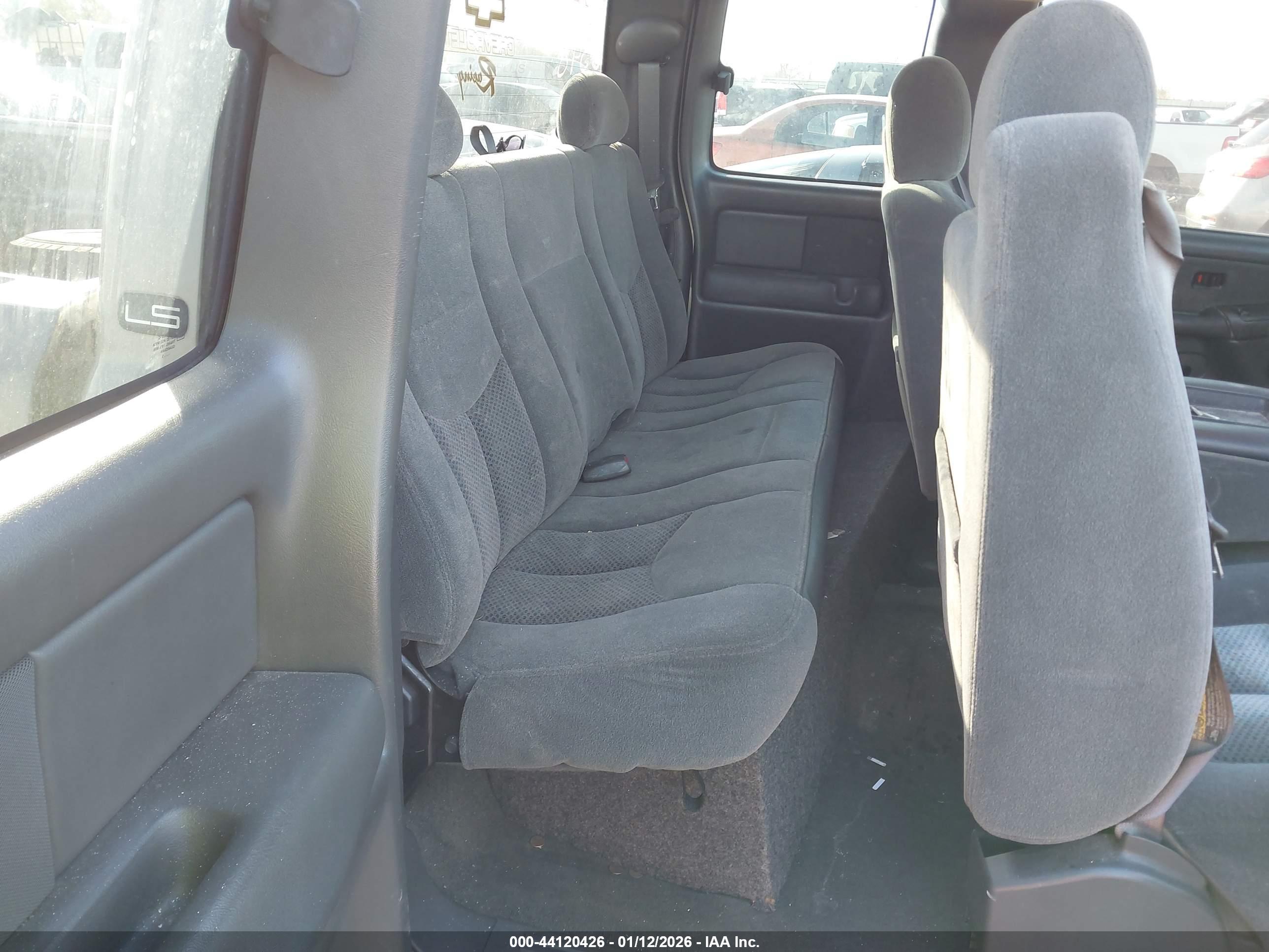 CHEVROLET SILVERADO image 8