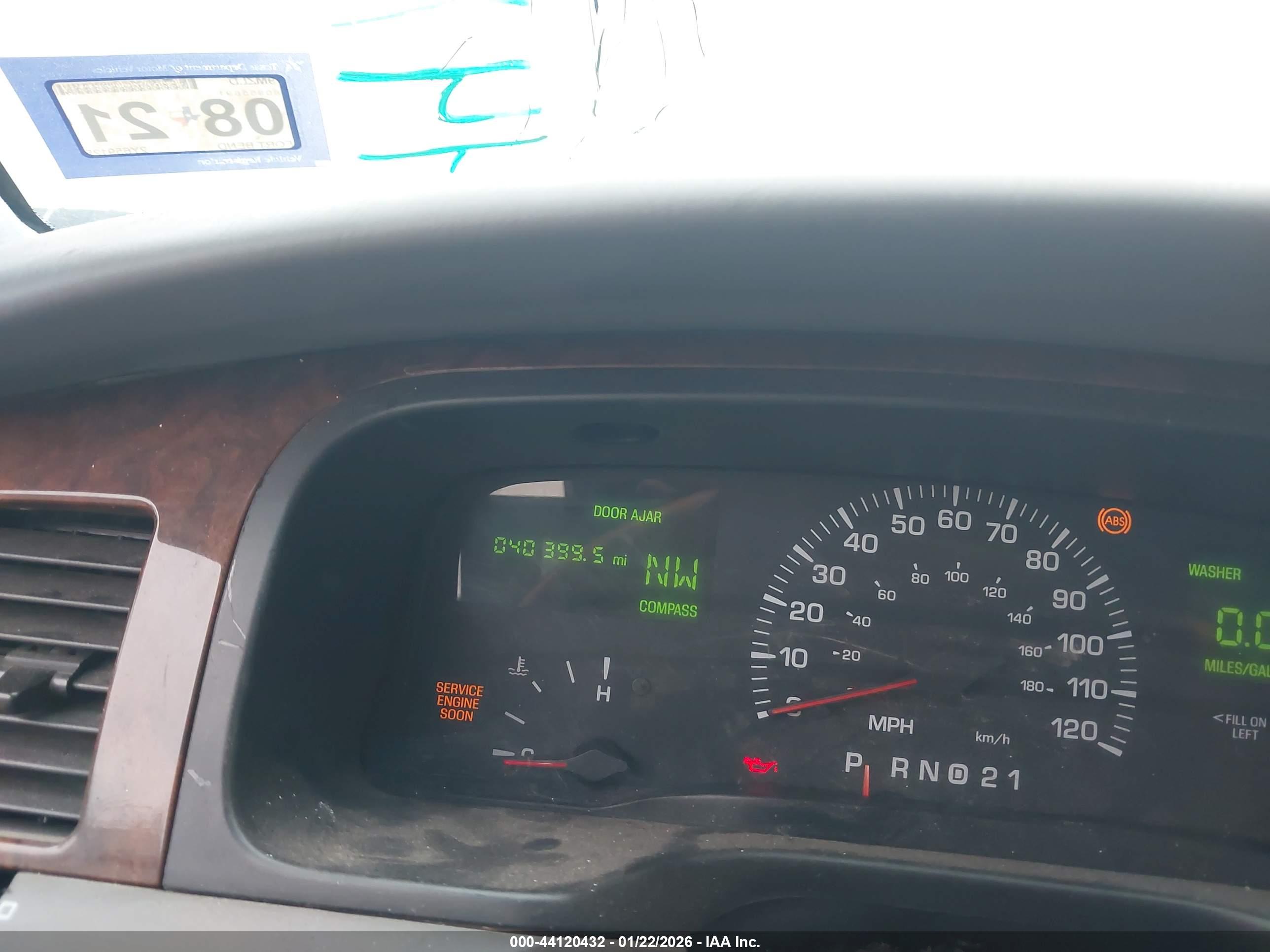 LINCOLN TOWN image 7
