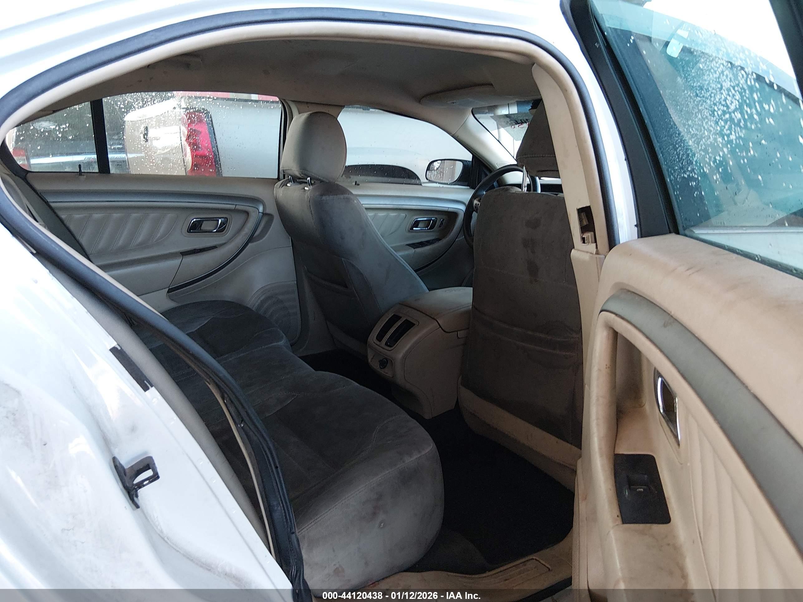 FORD TAURUS image 8