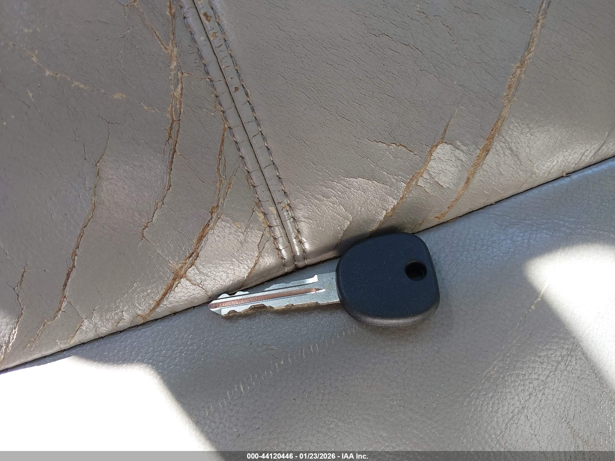 GMC YUKON image 11