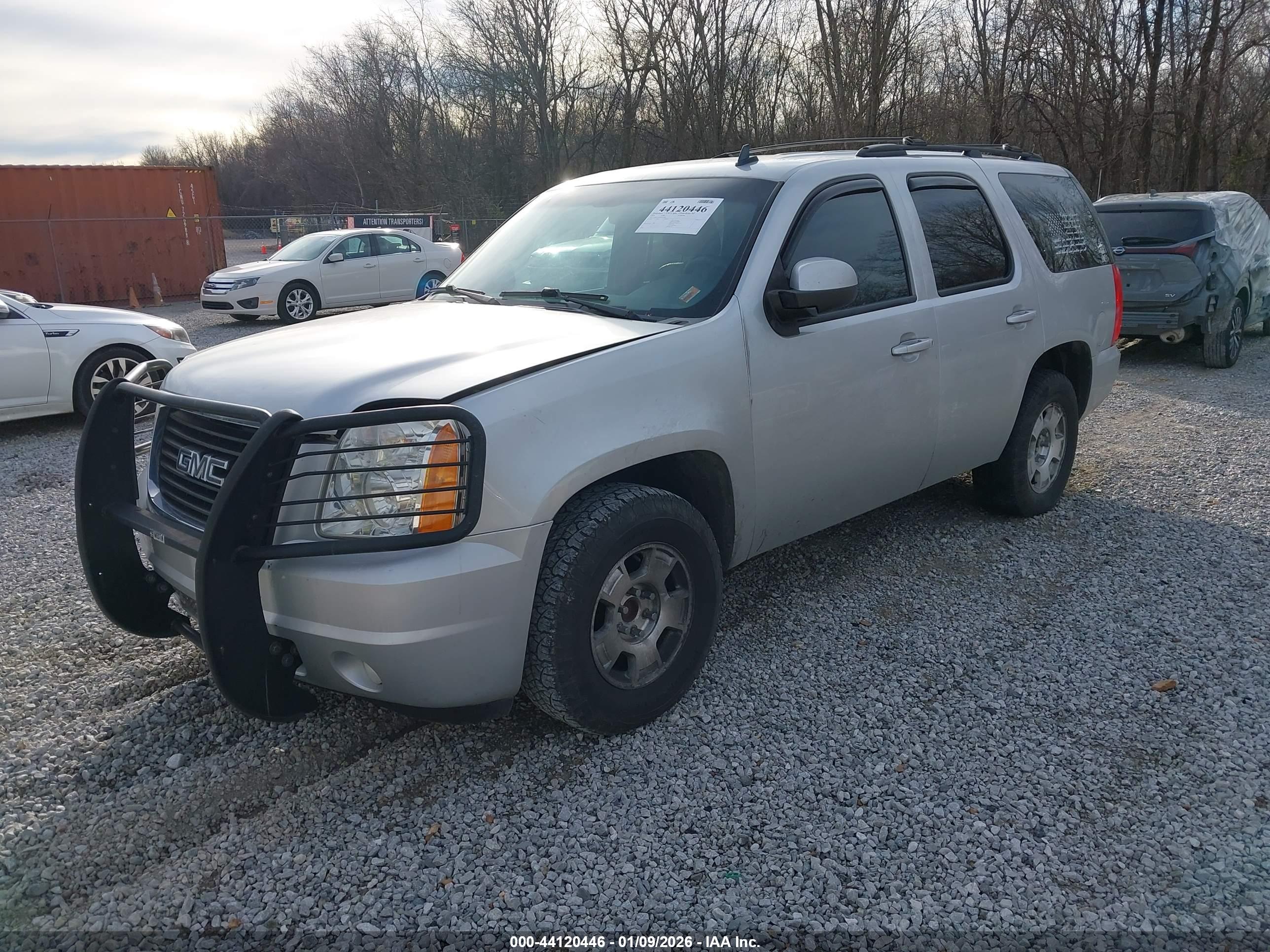 GMC YUKON image 2