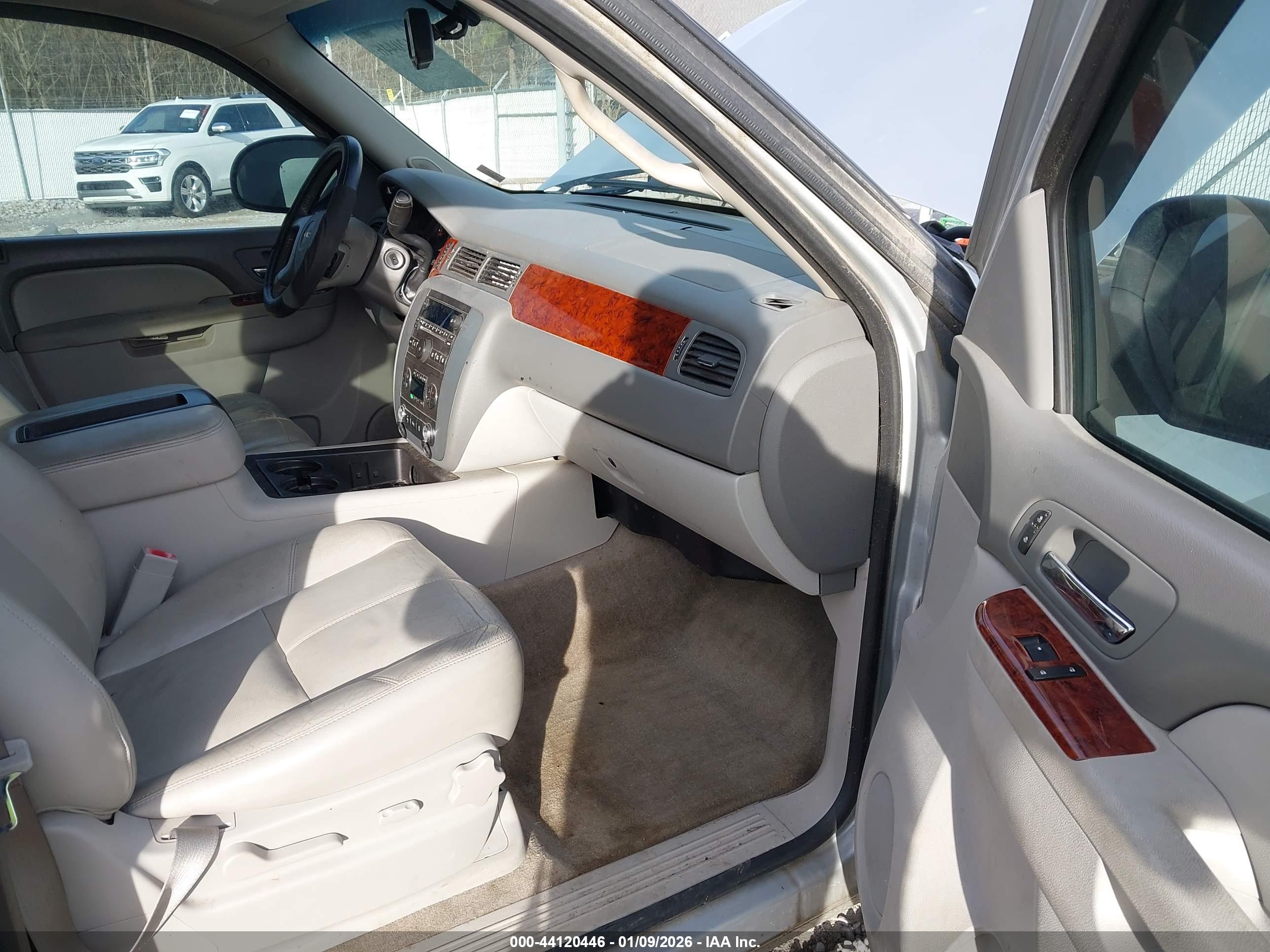 GMC YUKON image 5