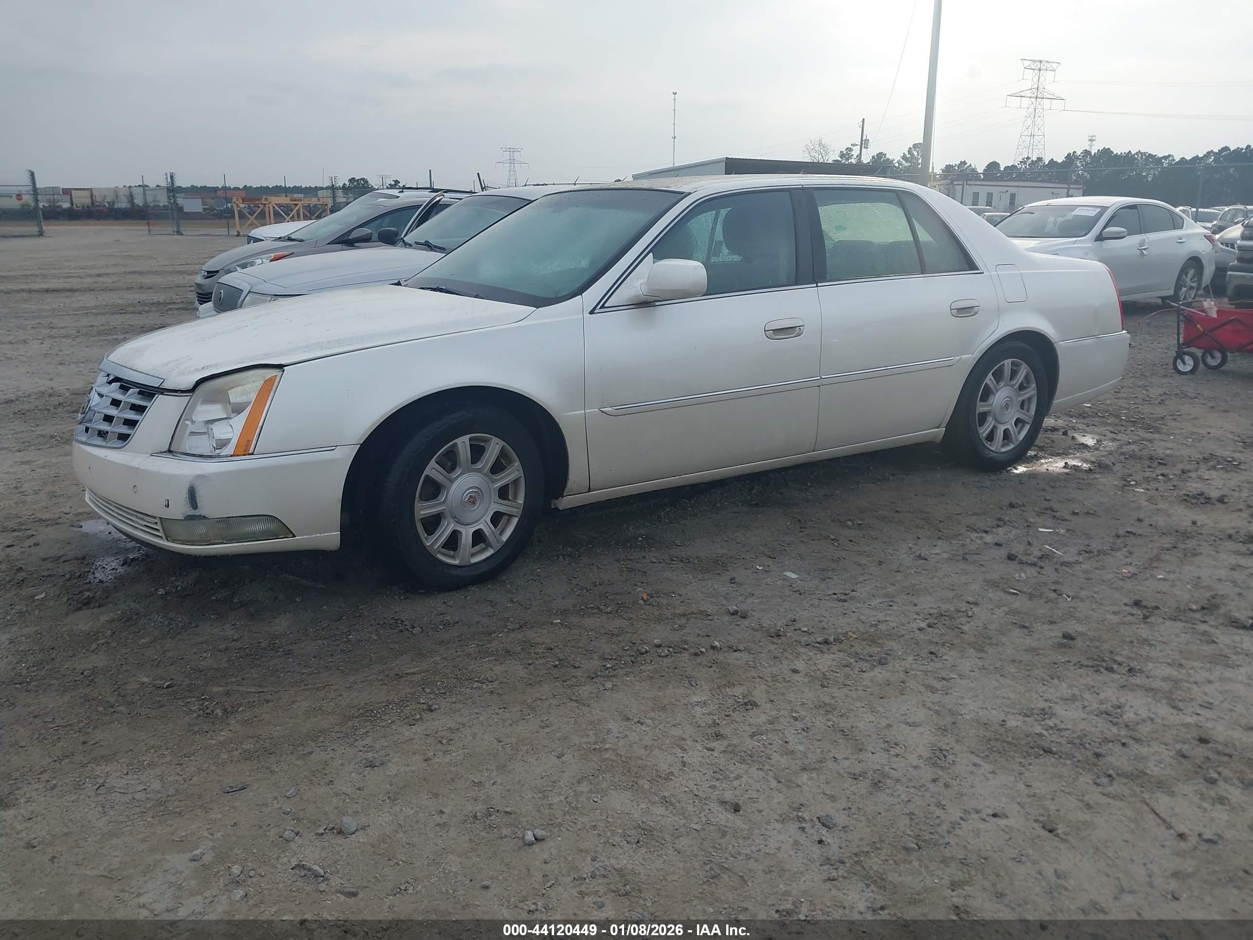 CADILLAC DTS image 2