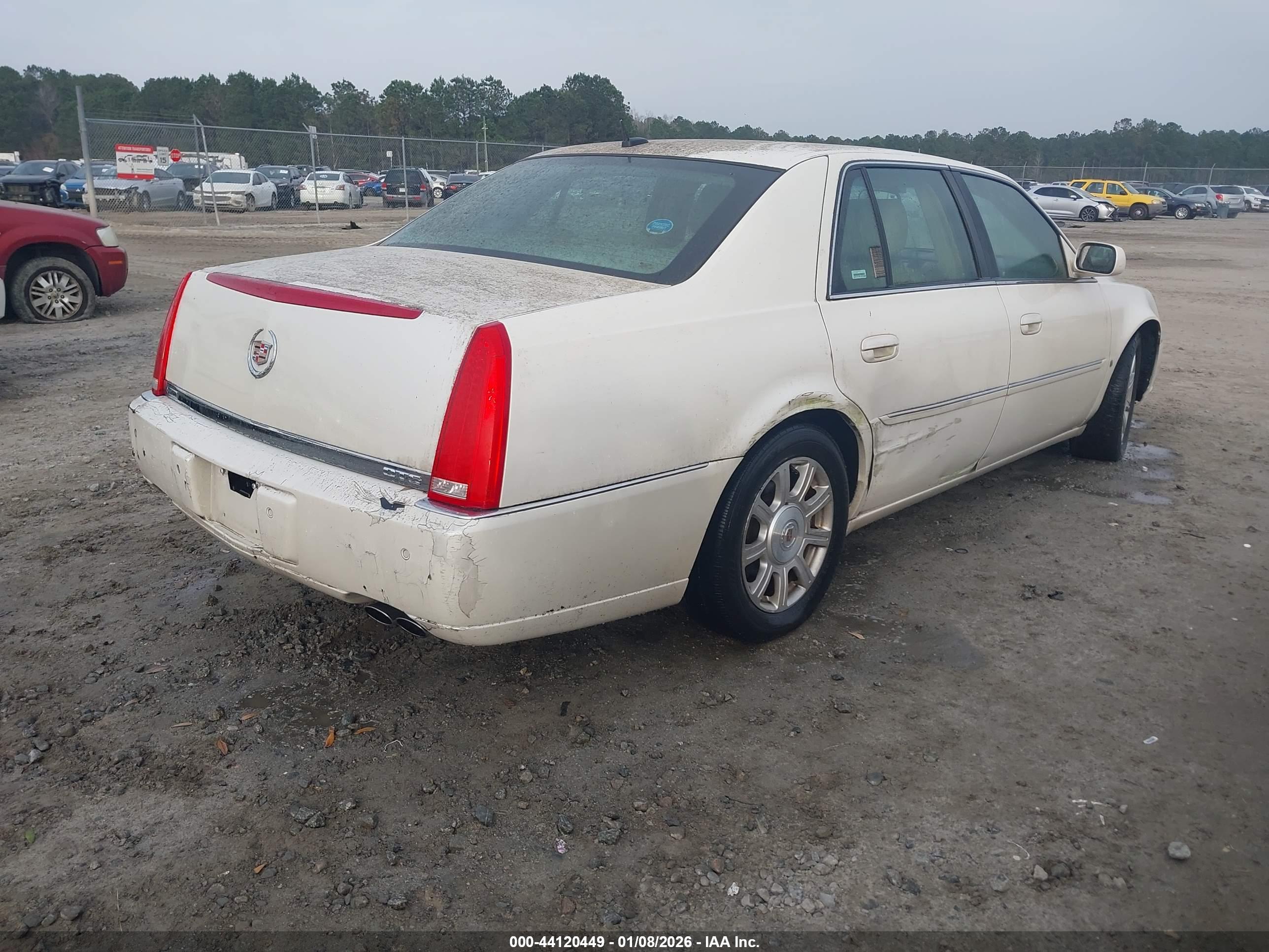 CADILLAC DTS image 4