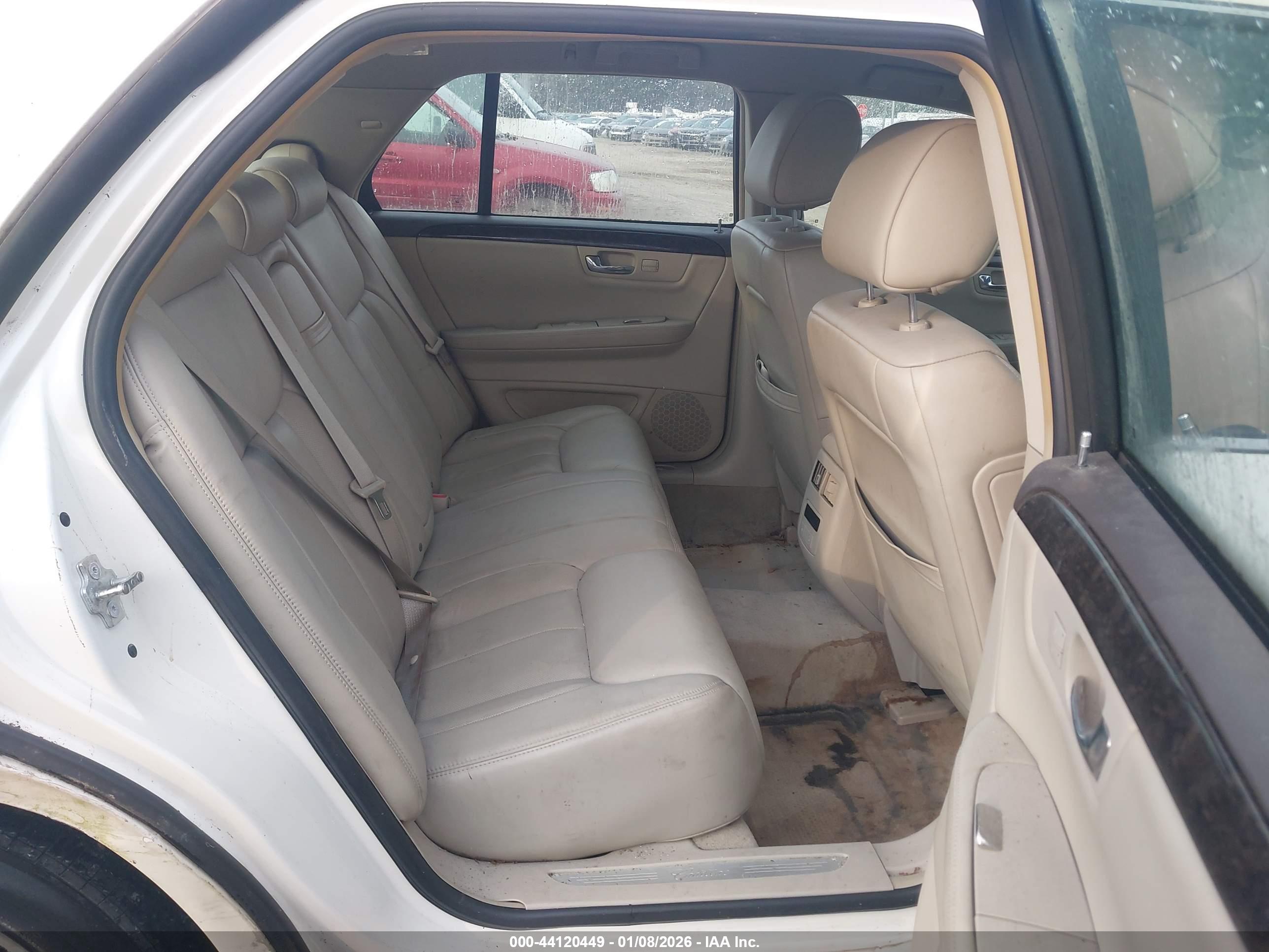 CADILLAC DTS image 8