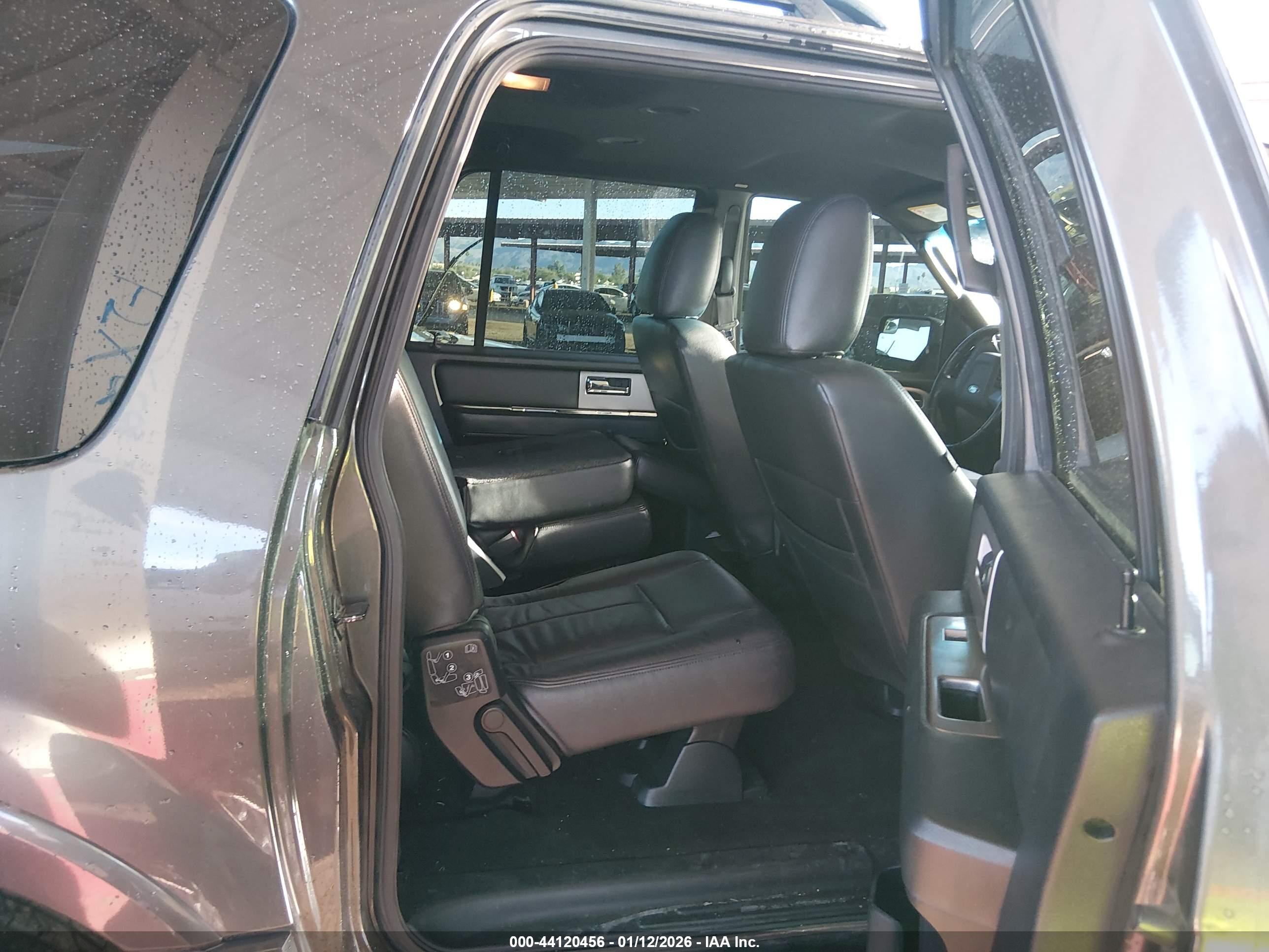 FORD EXPEDITION image 8