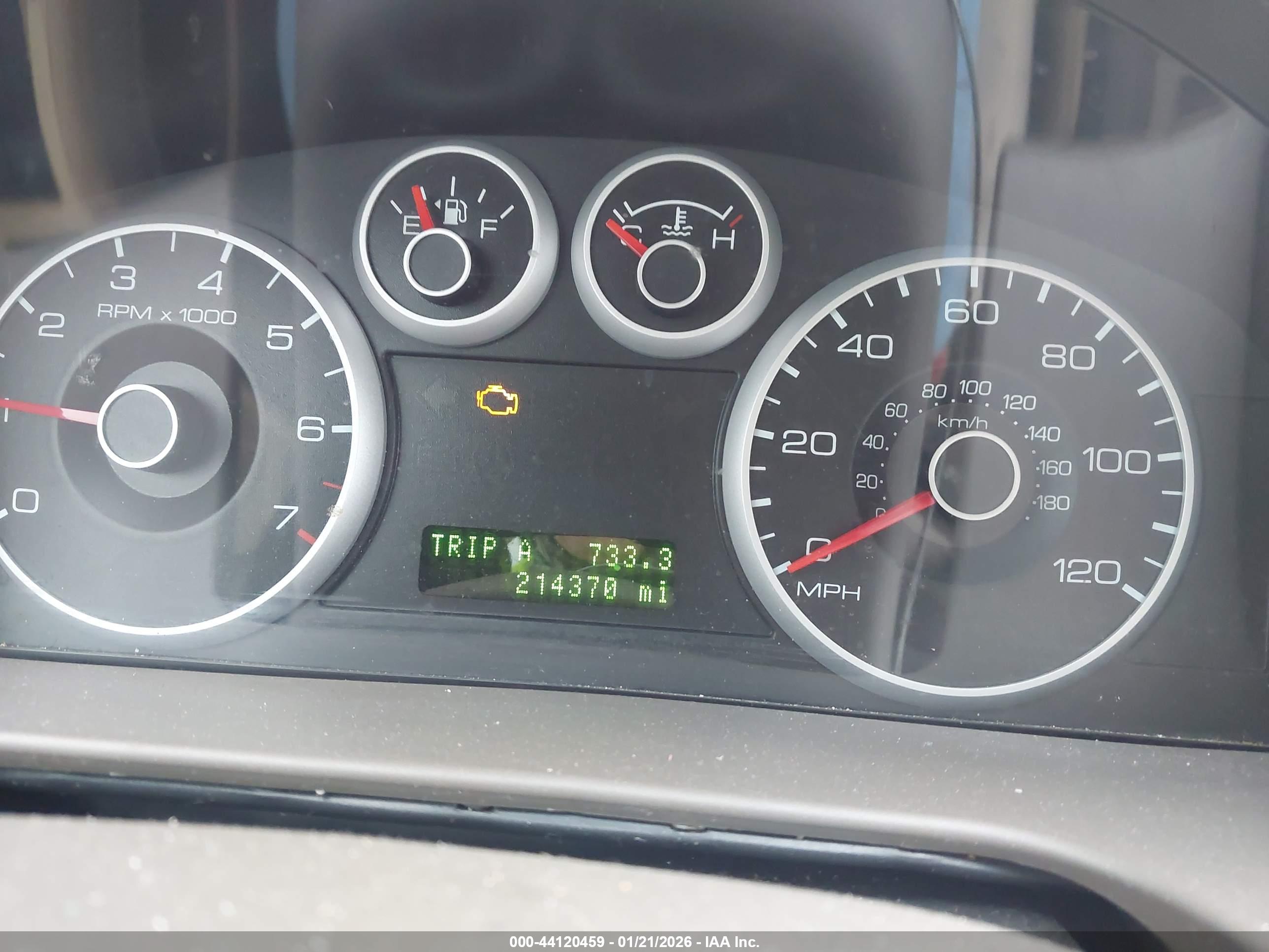 FORD FUSION image 7