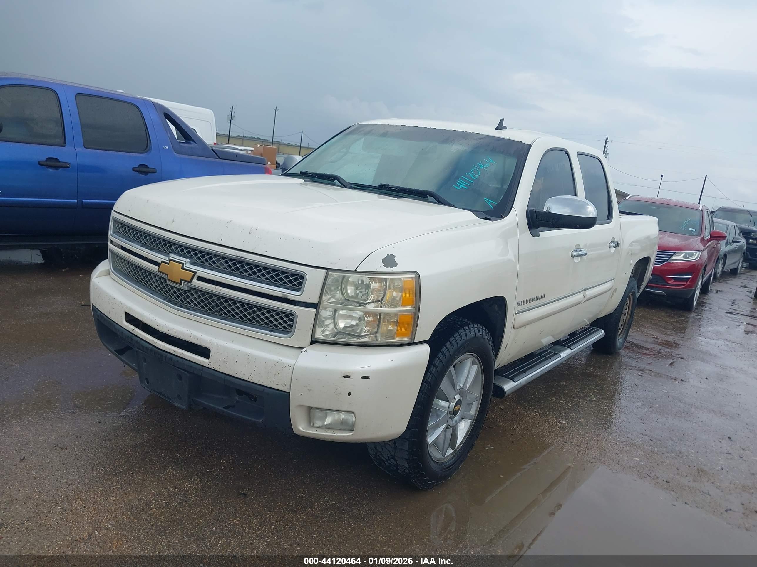 CHEVROLET SILVERADO image 2