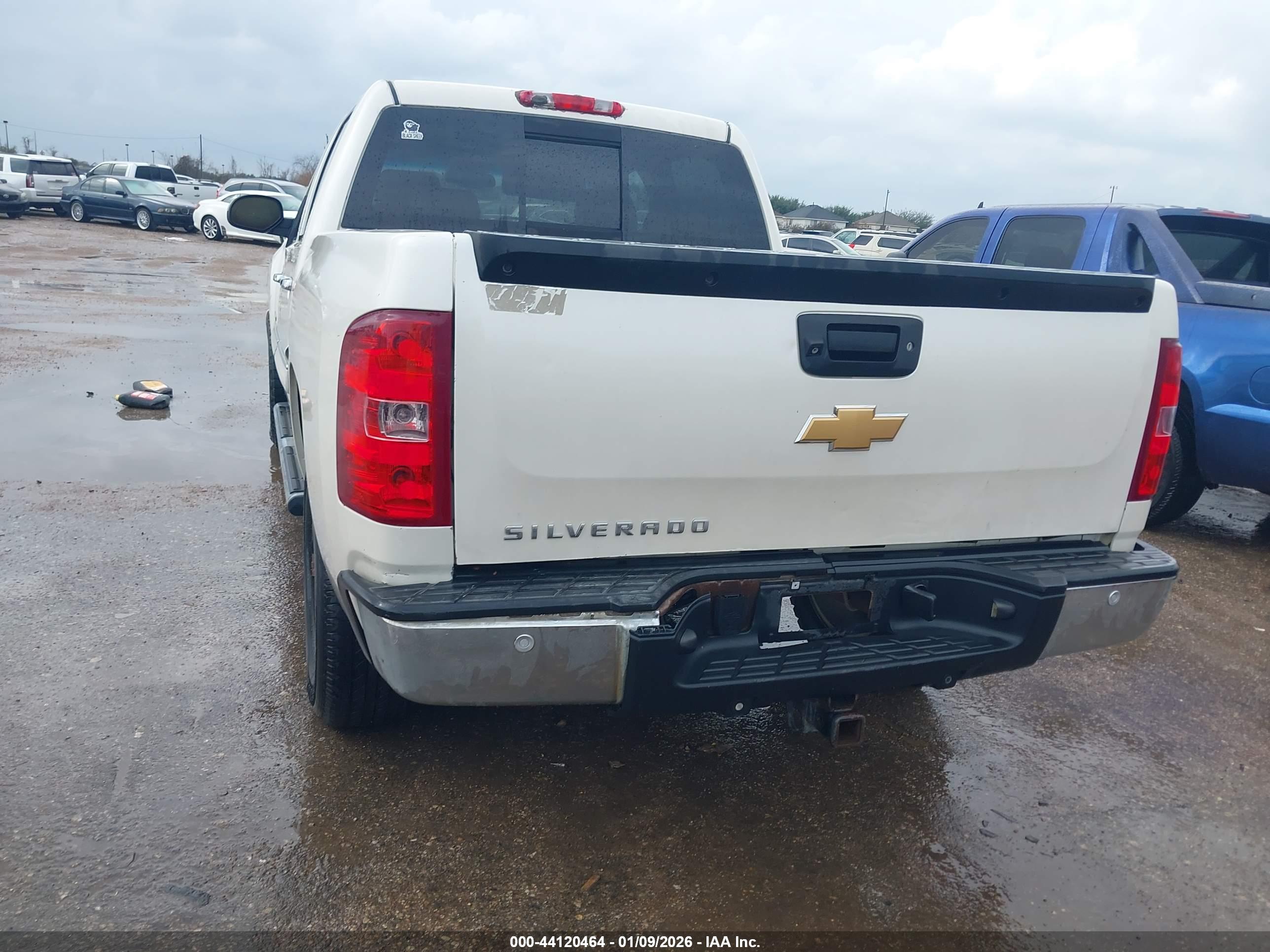 CHEVROLET SILVERADO image 6