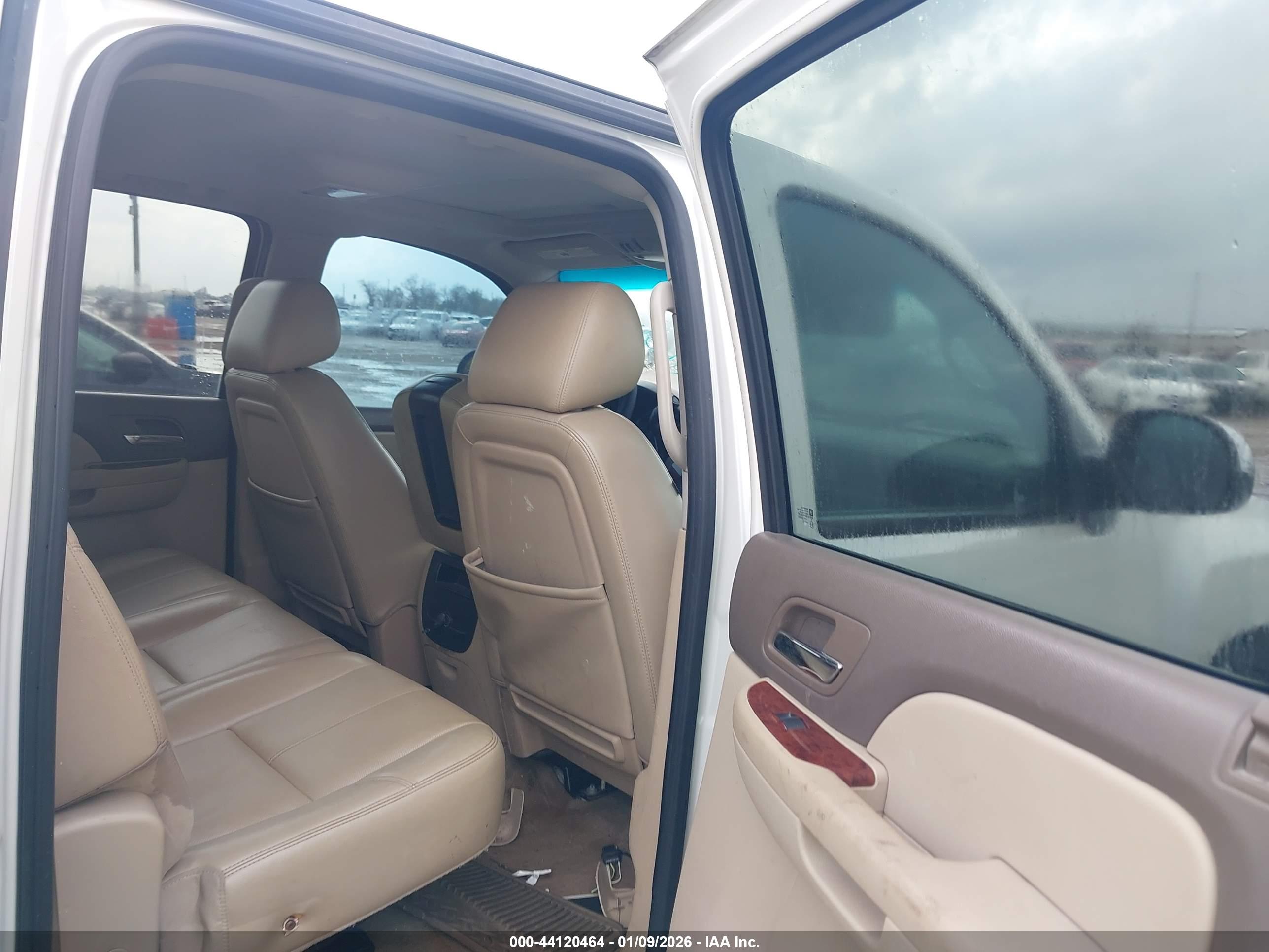 CHEVROLET SILVERADO image 8