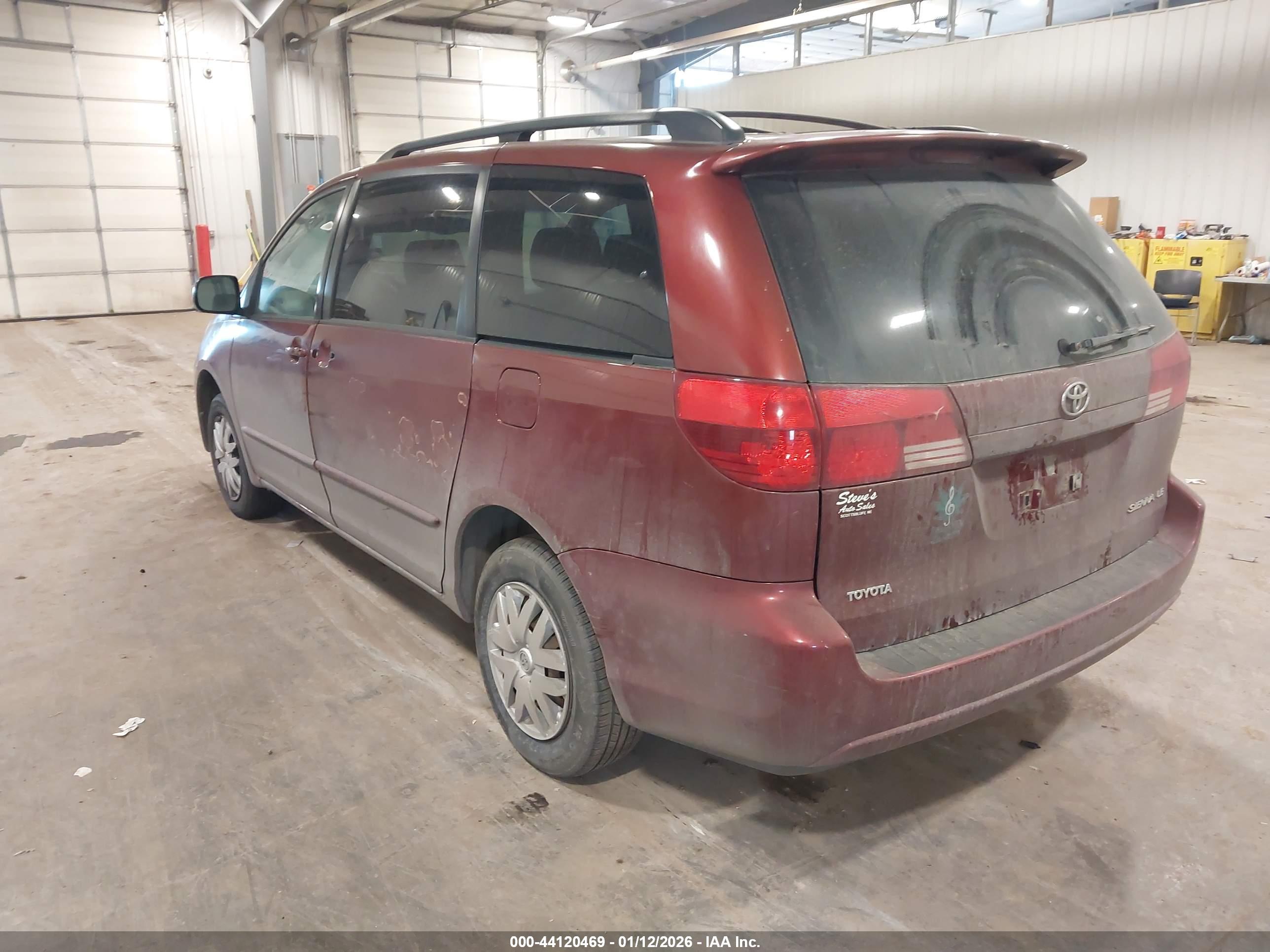 TOYOTA SIENNA image 3