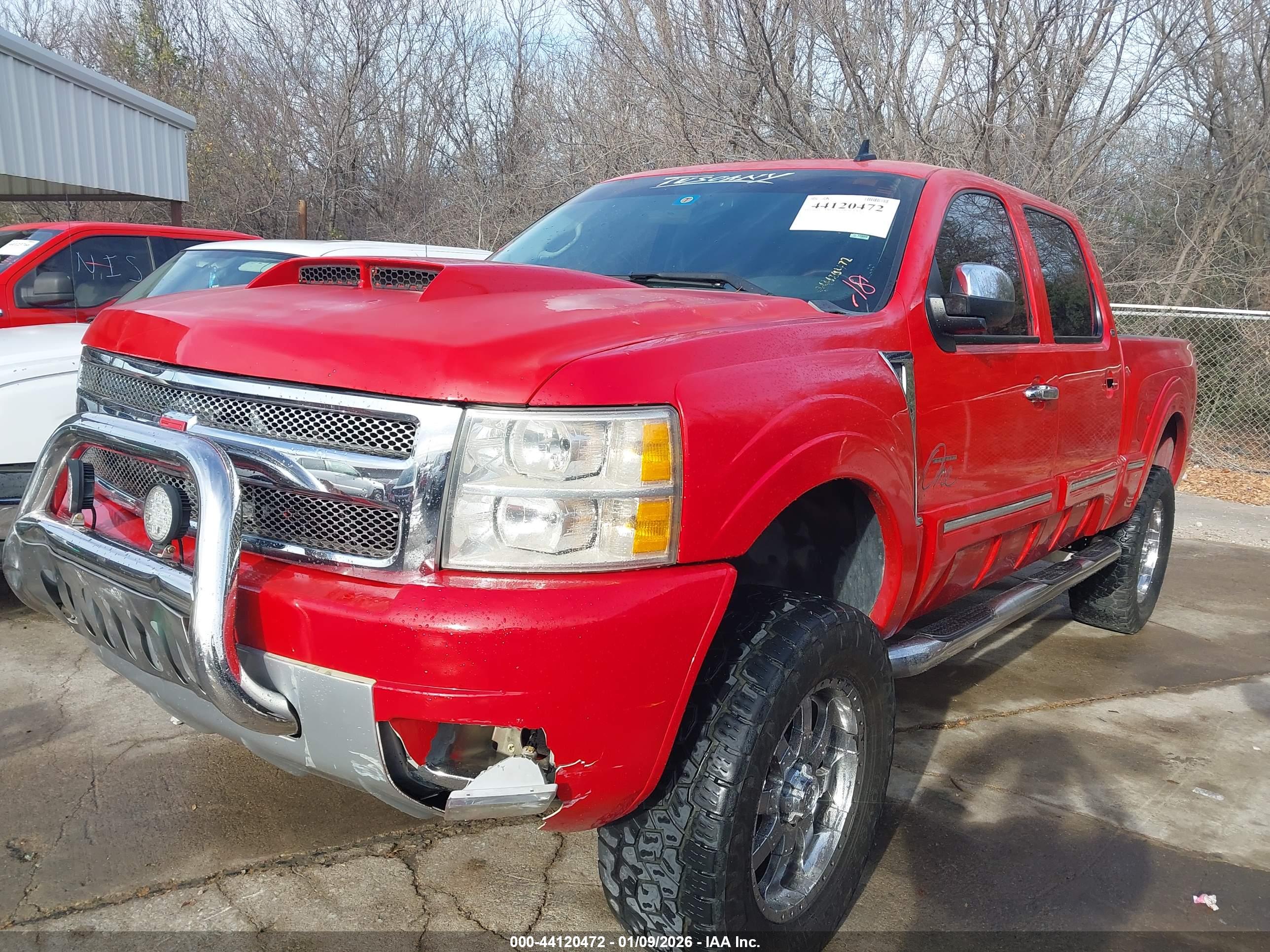 CHEVROLET SILVERADO image 2