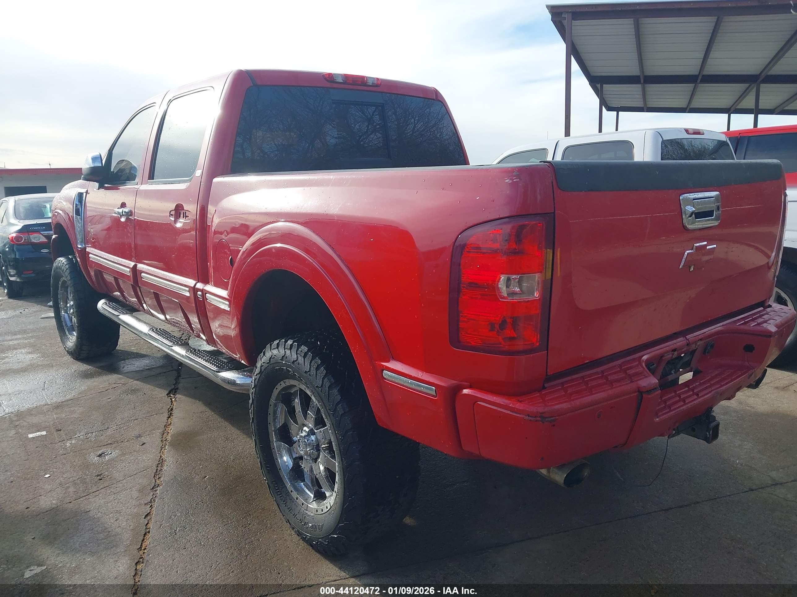 CHEVROLET SILVERADO image 3