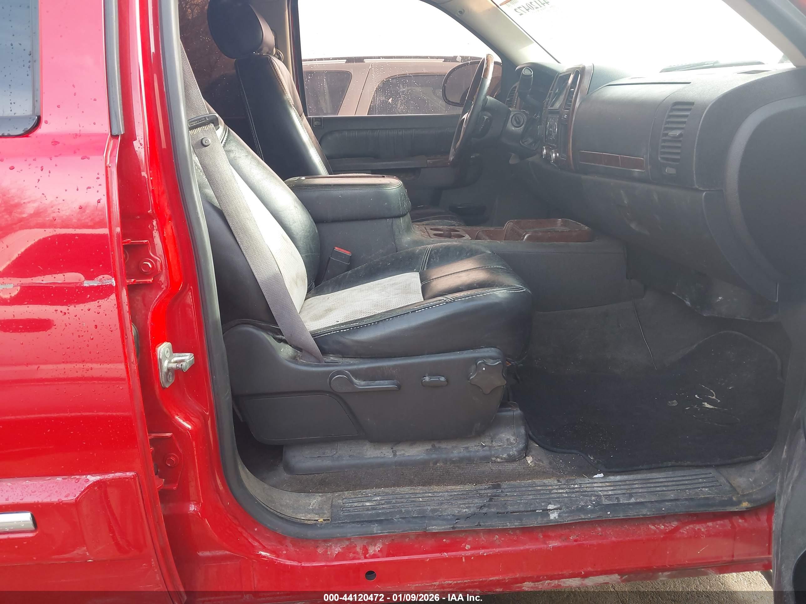 CHEVROLET SILVERADO image 5