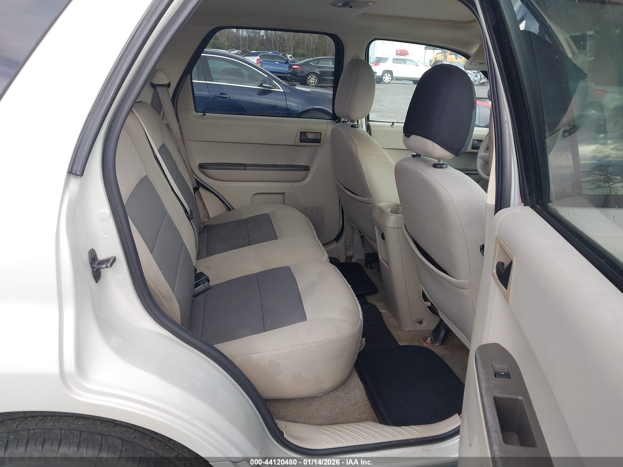 FORD ESCAPE image 8