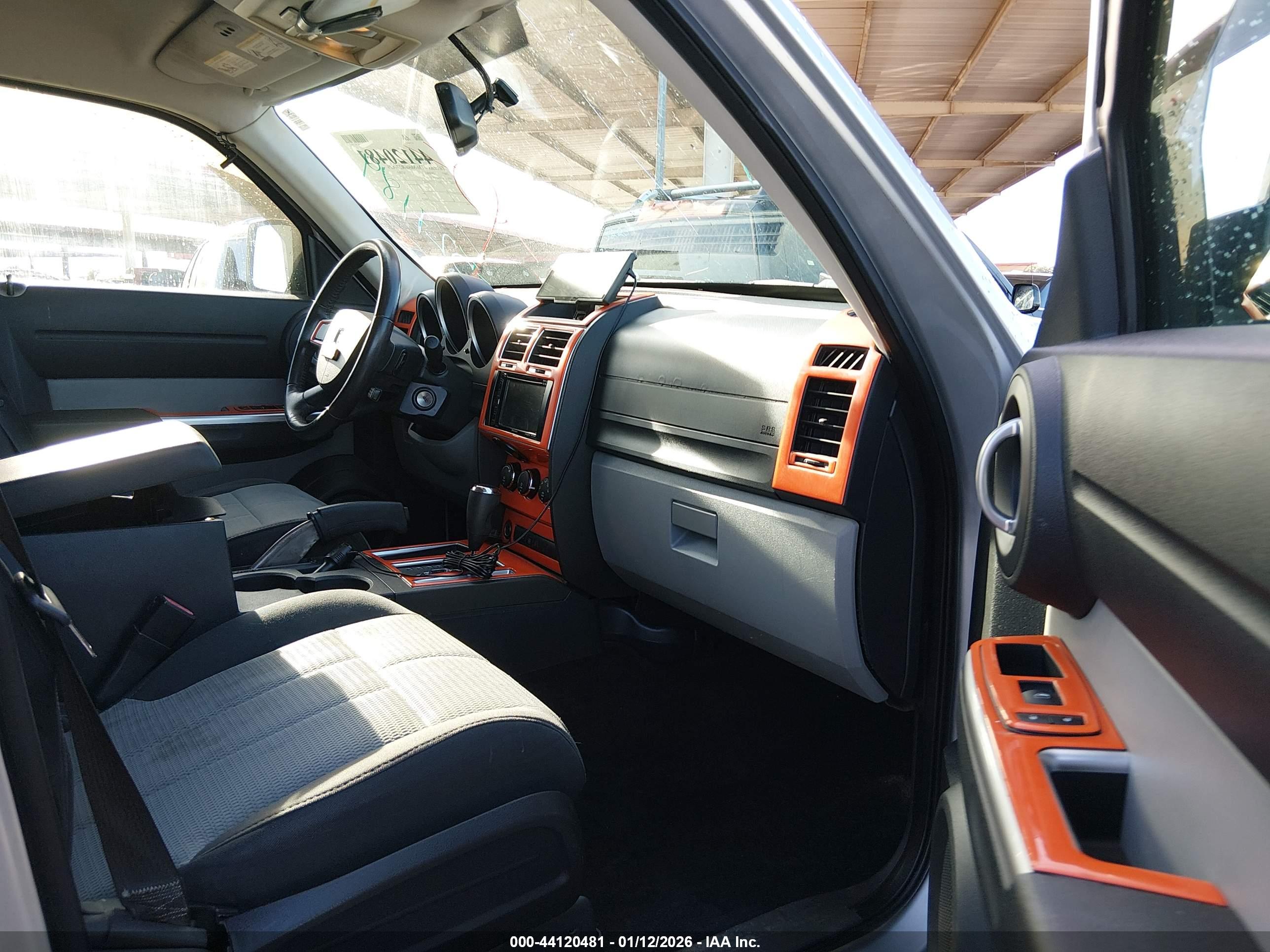 DODGE NITRO image 5