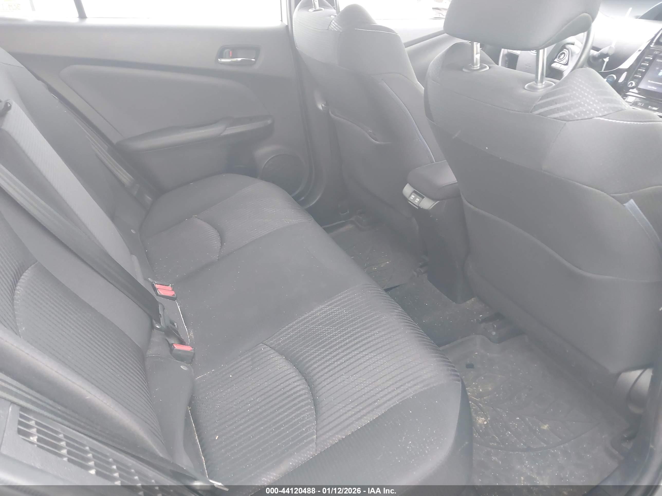TOYOTA PRIUS image 8