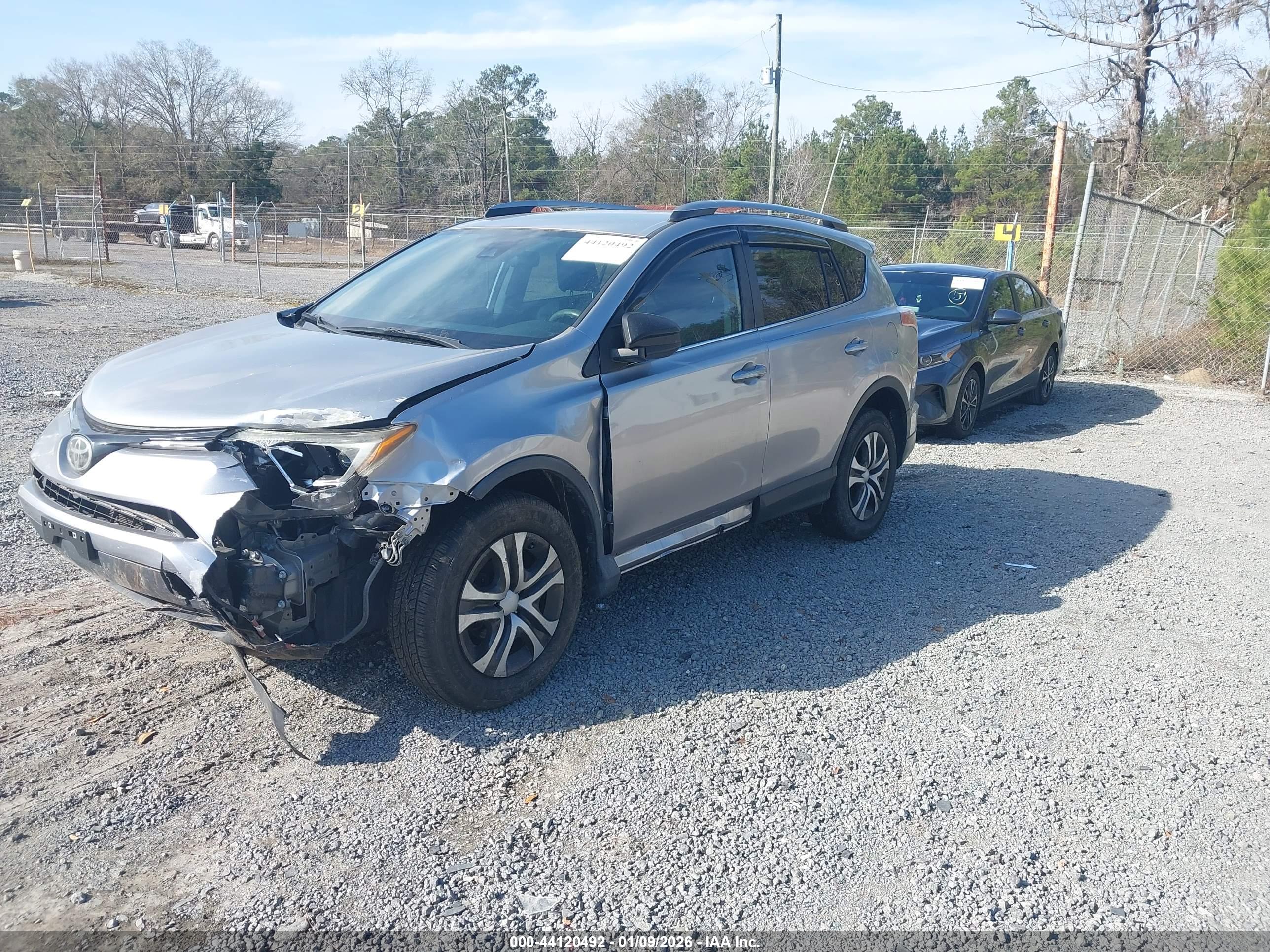 TOYOTA RAV4 image 2