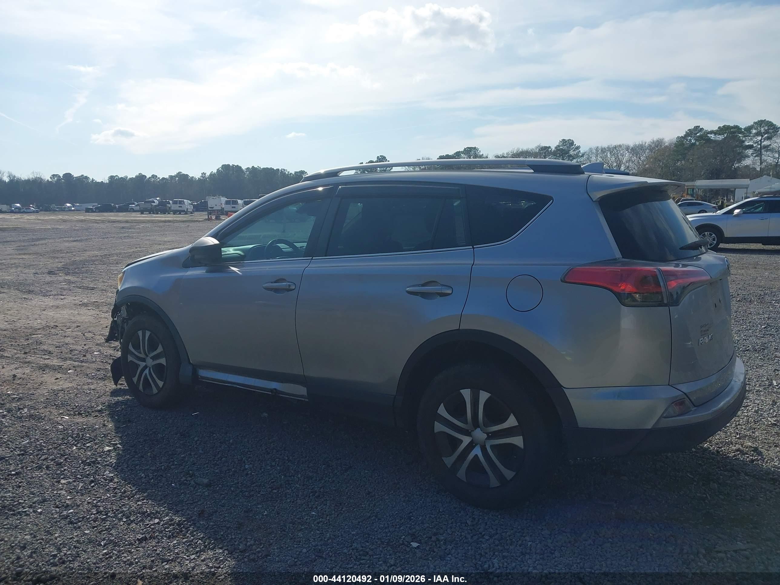 TOYOTA RAV4 image 3