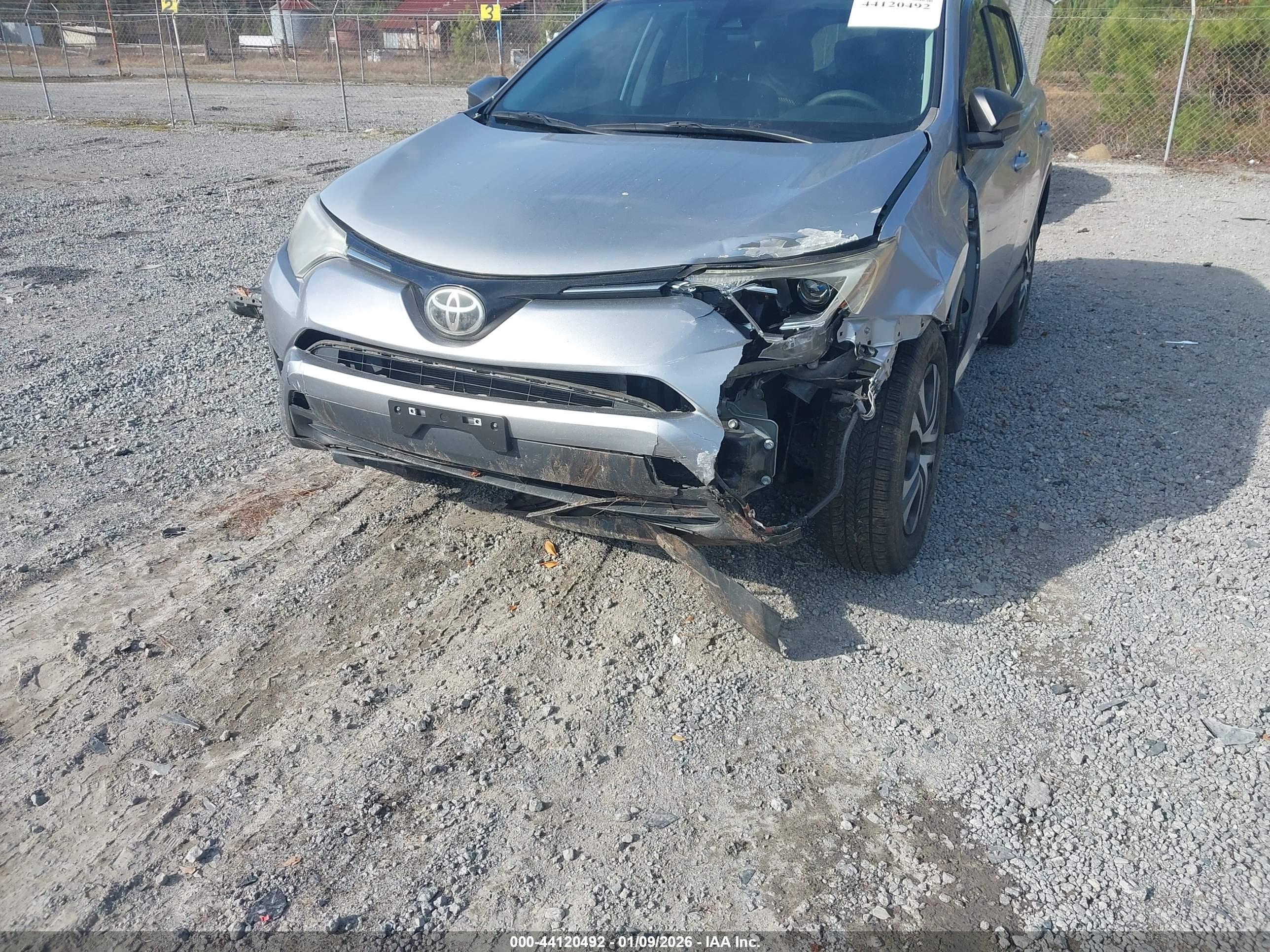 TOYOTA RAV4 image 6