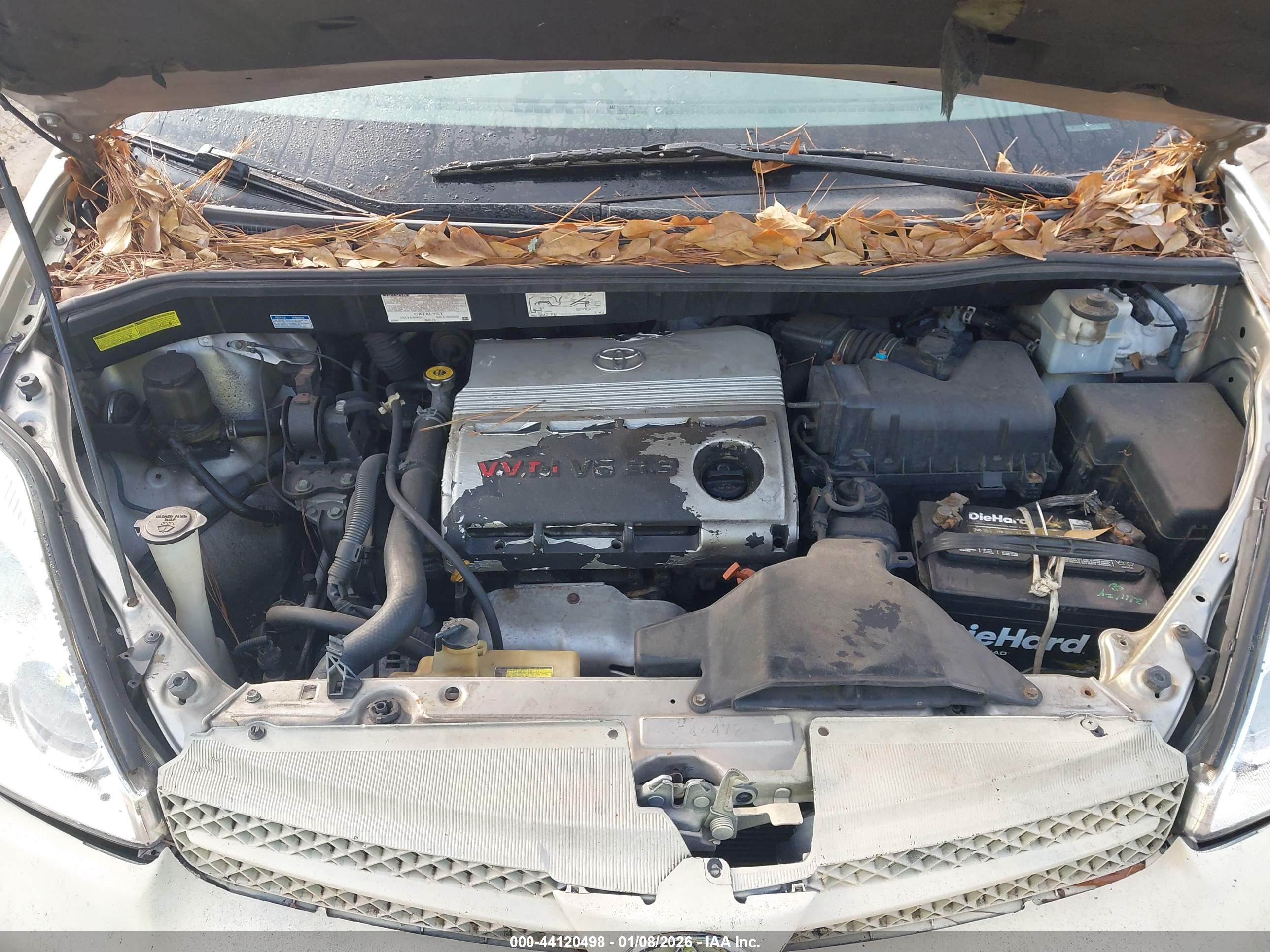 TOYOTA SIENNA image 10