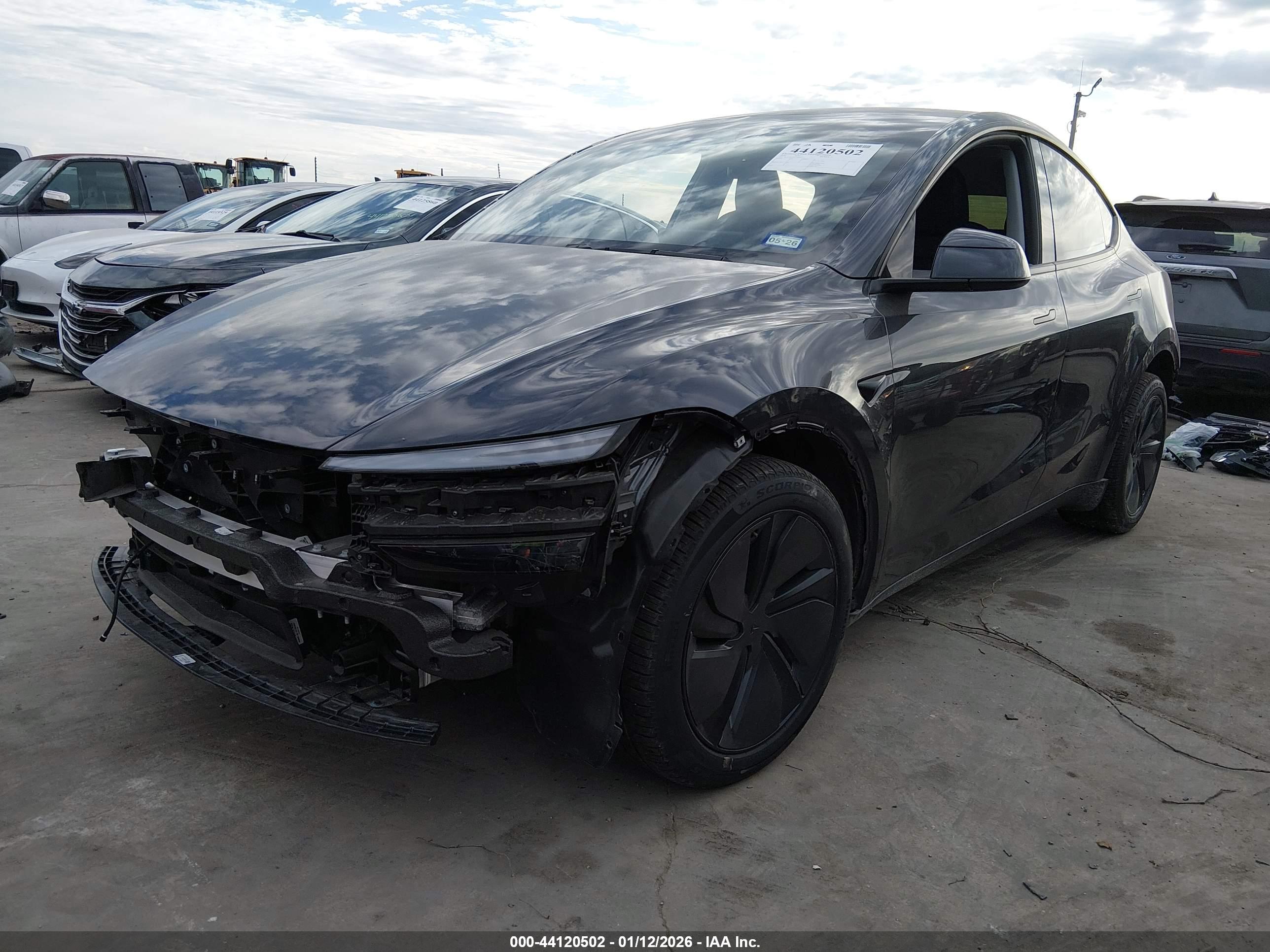 TESLA MODEL image 2