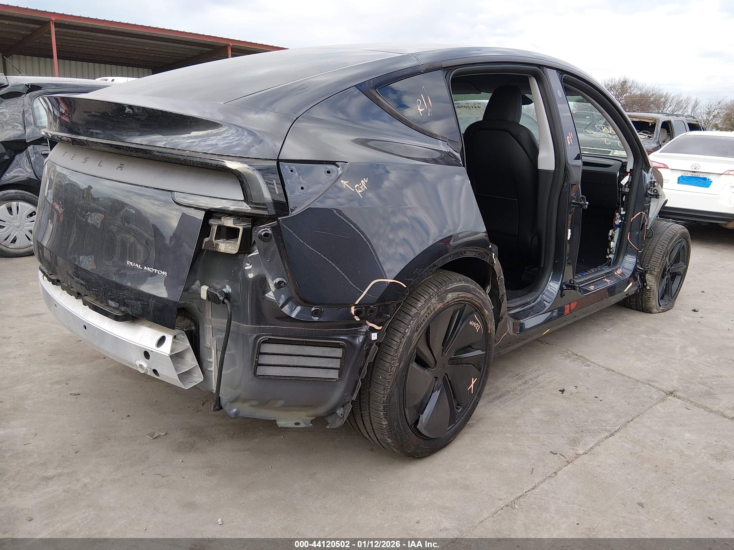 TESLA MODEL image 4
