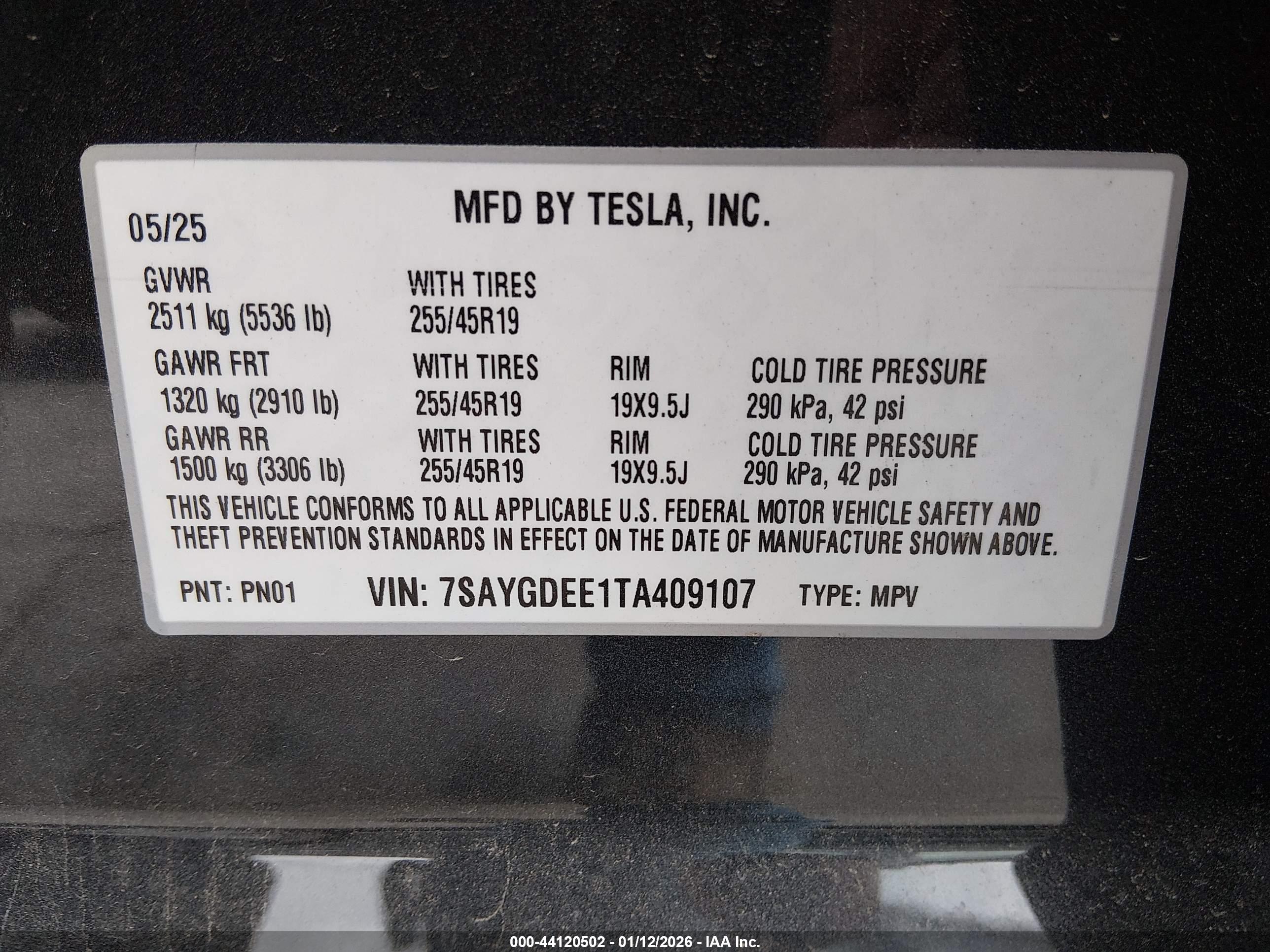 TESLA MODEL image 9