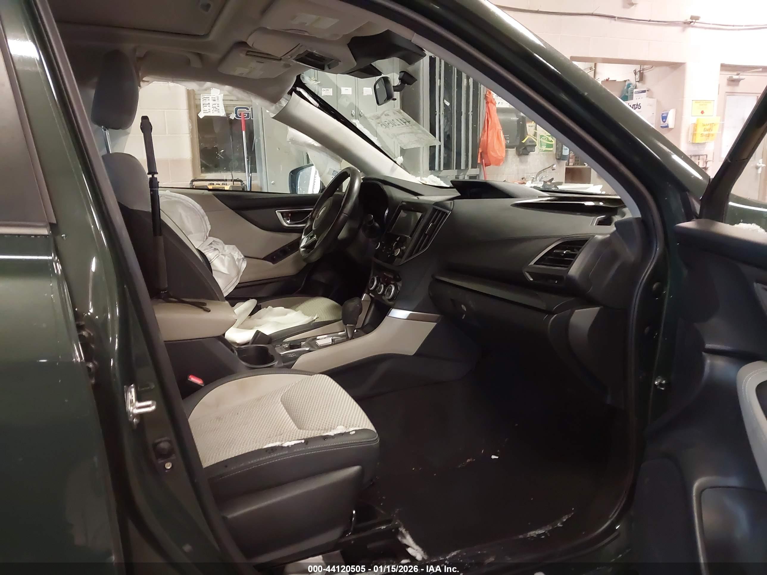 SUBARU FORESTER image 5