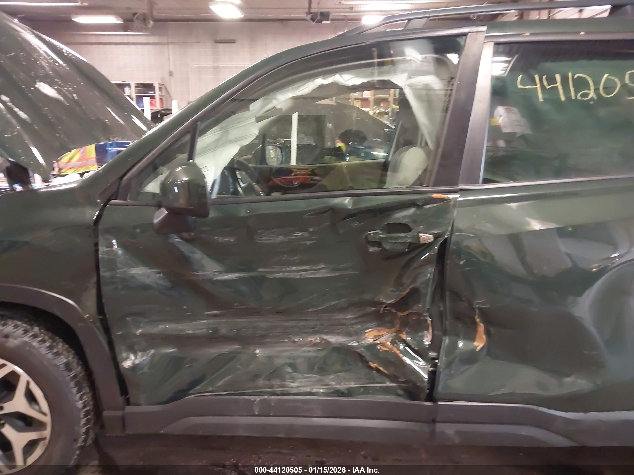SUBARU FORESTER image 6