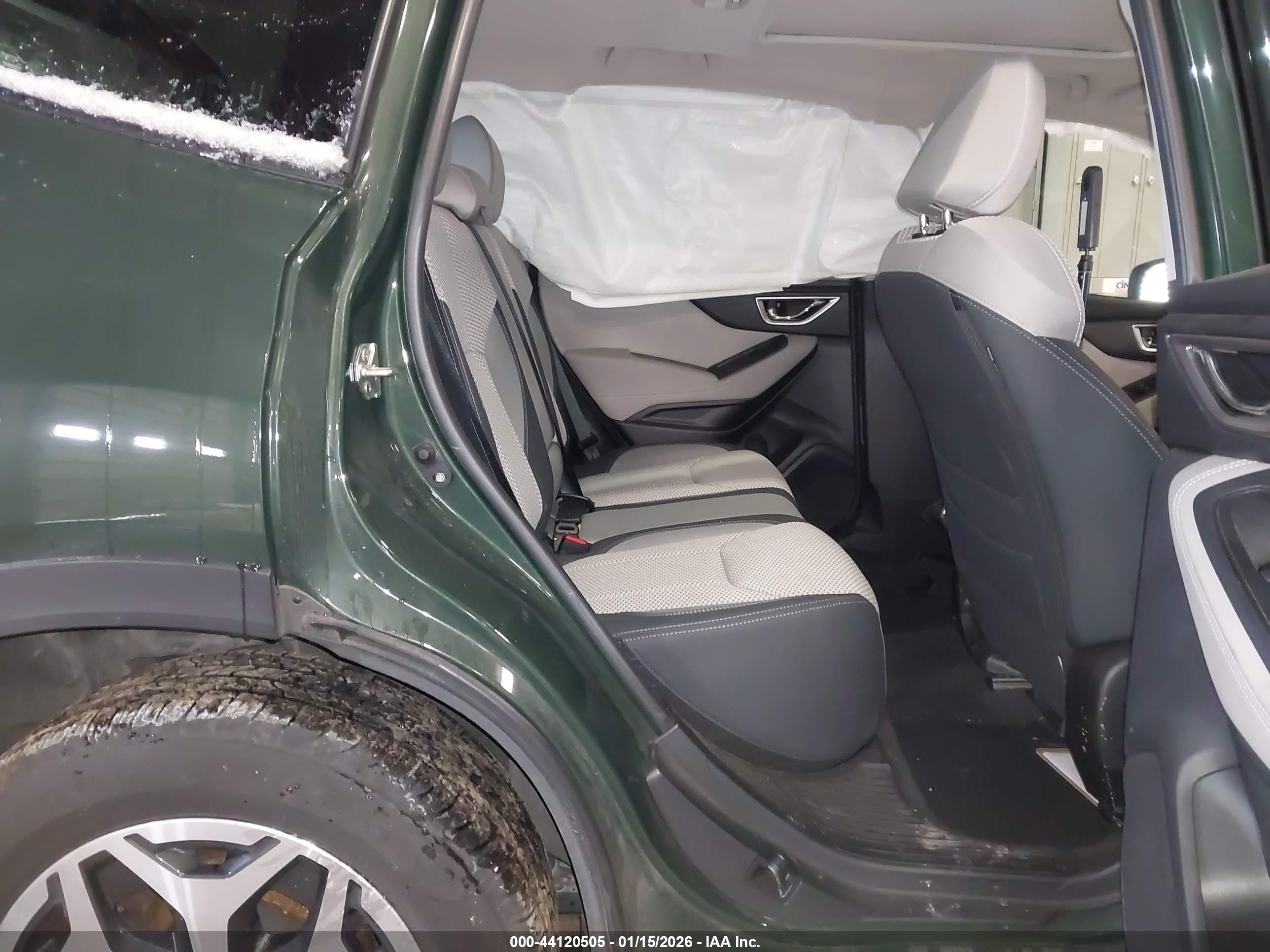 SUBARU FORESTER image 8