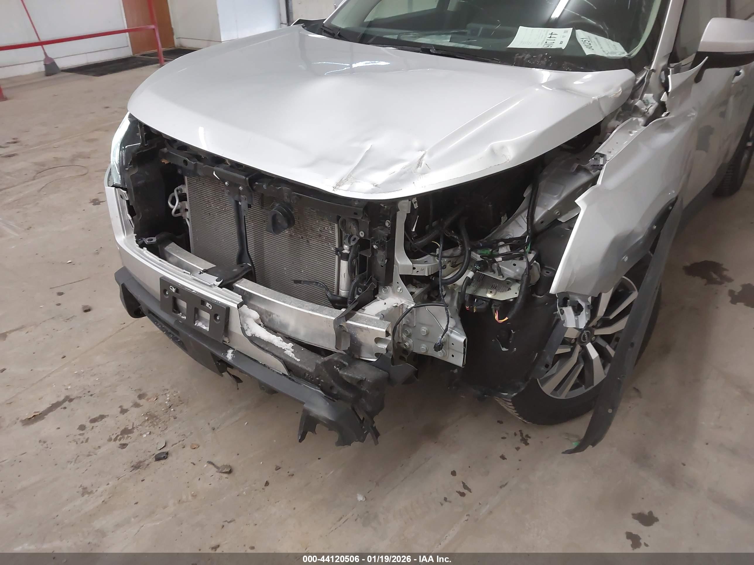 NISSAN PATHFINDER image 6
