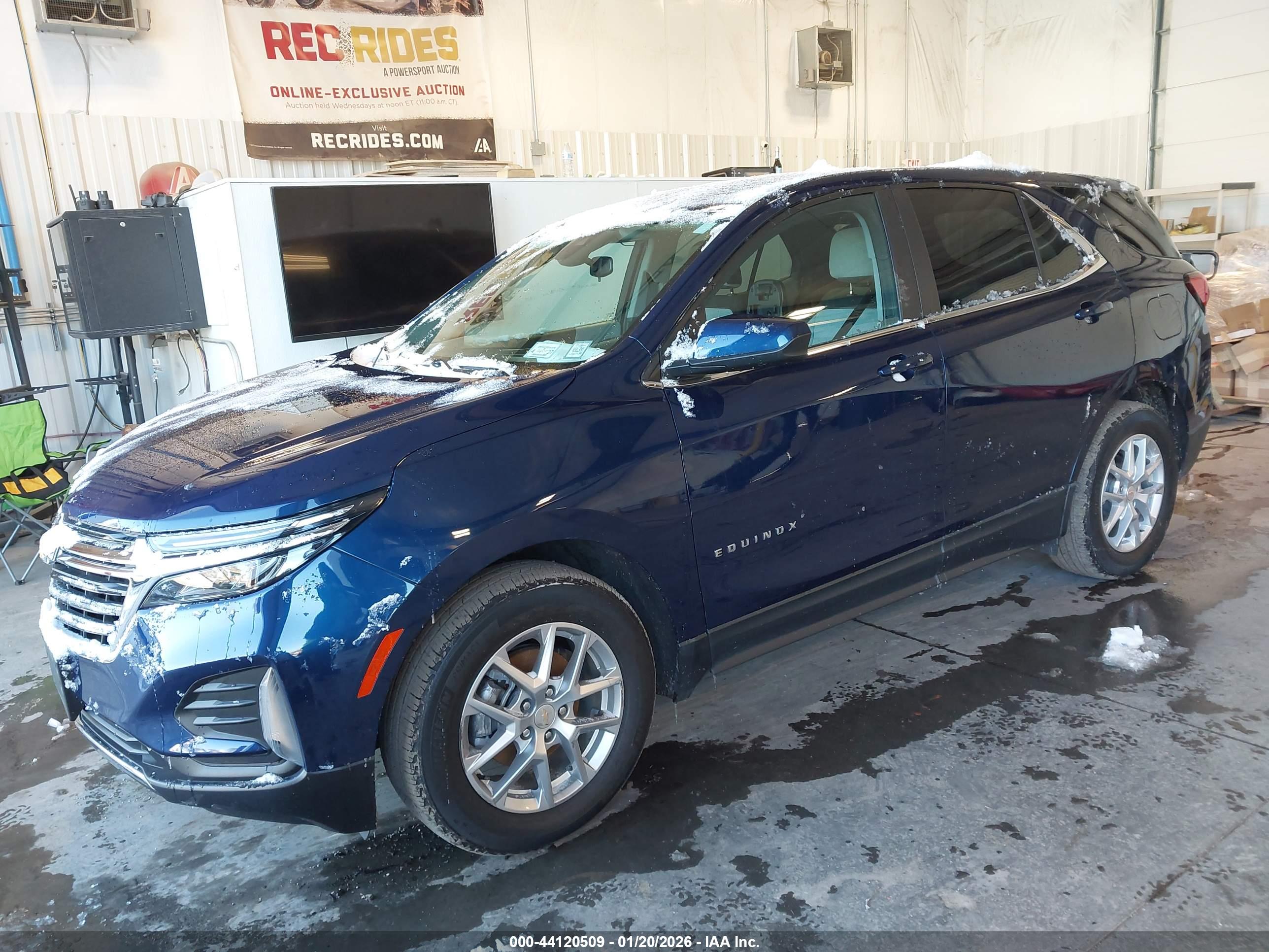 CHEVROLET EQUINOX image 2