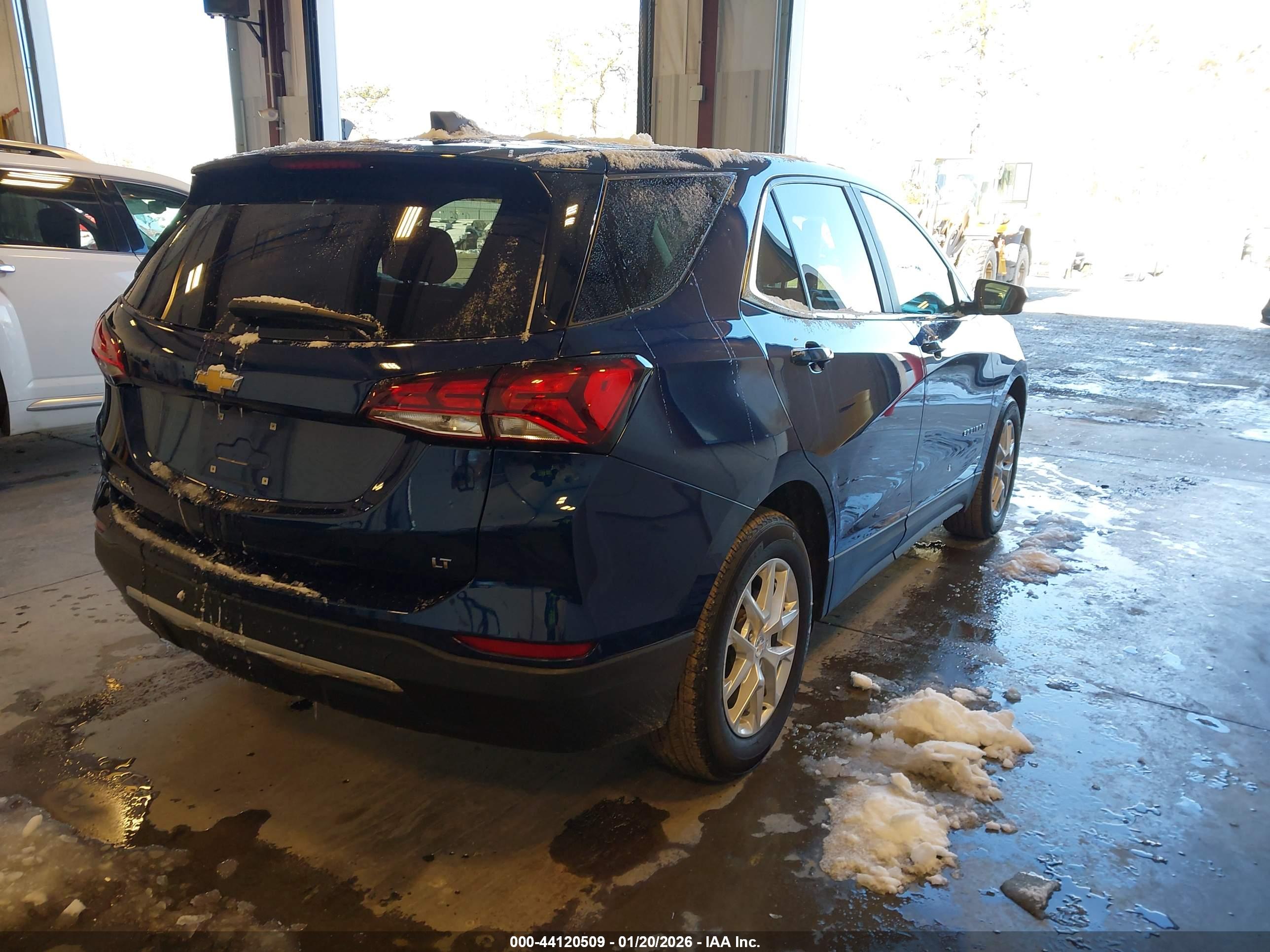 CHEVROLET EQUINOX image 4