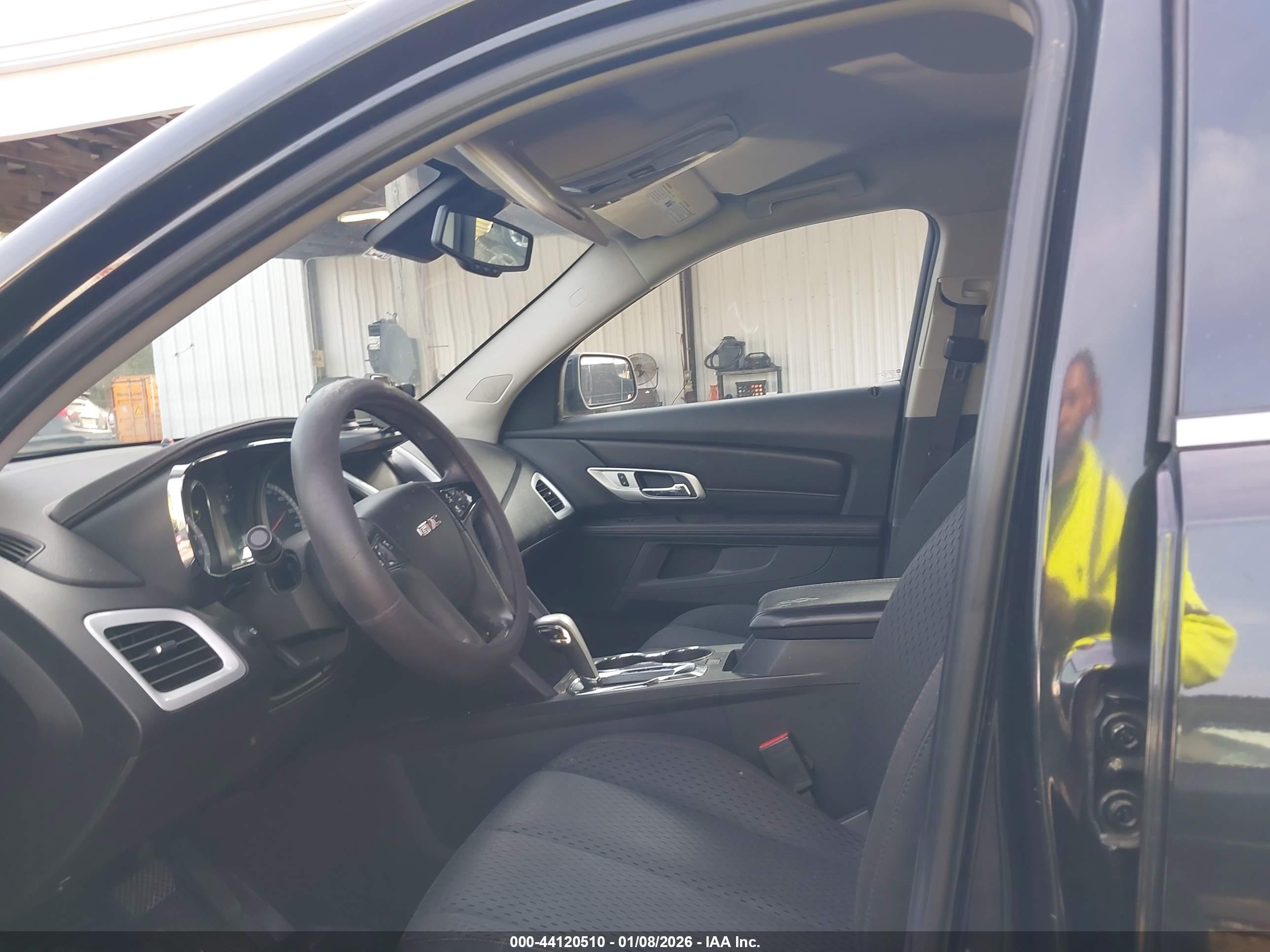 GMC TERRAIN image 5