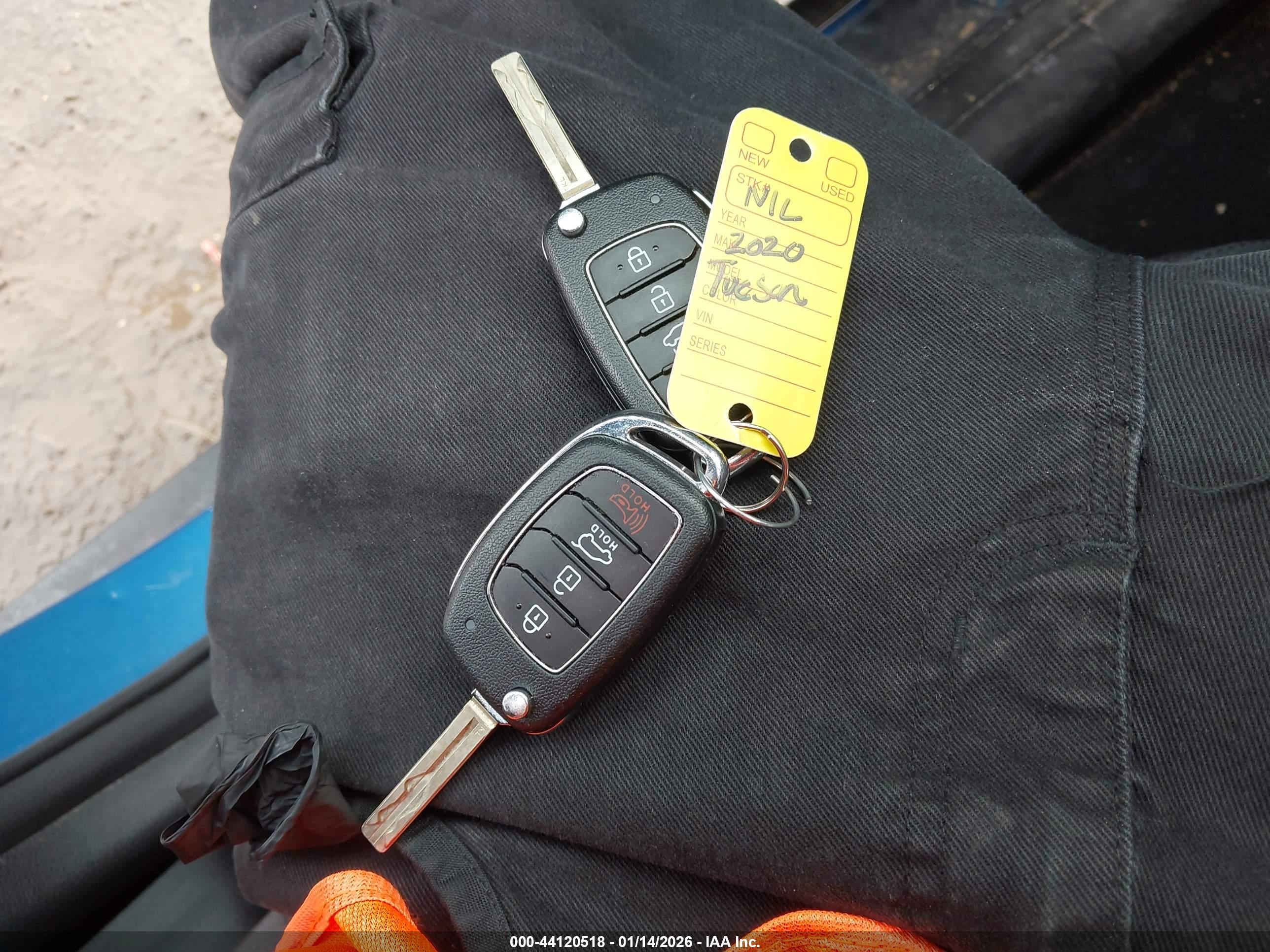 HYUNDAI TUCSON image 11