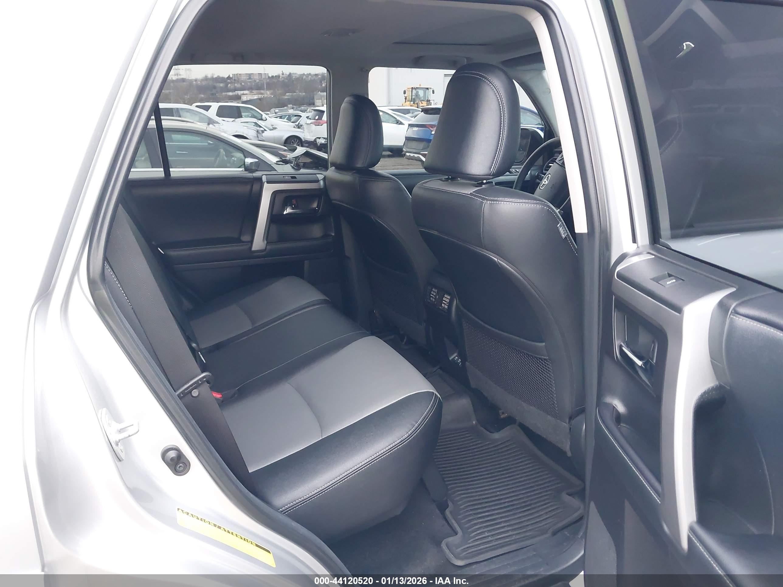 TOYOTA 4RUNNER image 8