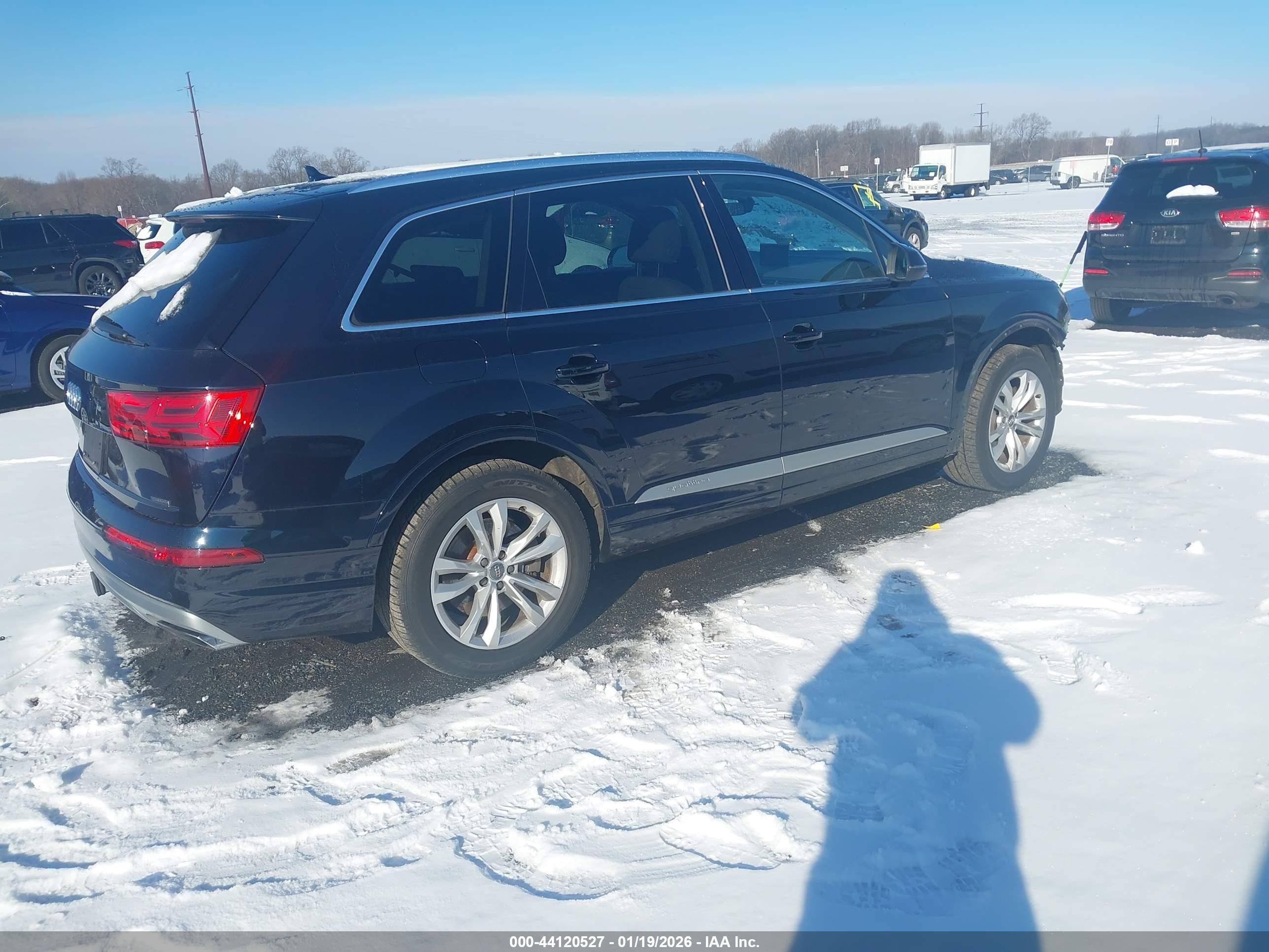 AUDI Q7 image 4